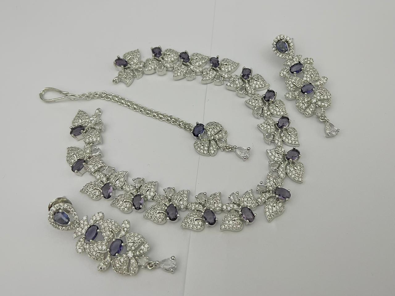 Necklace set