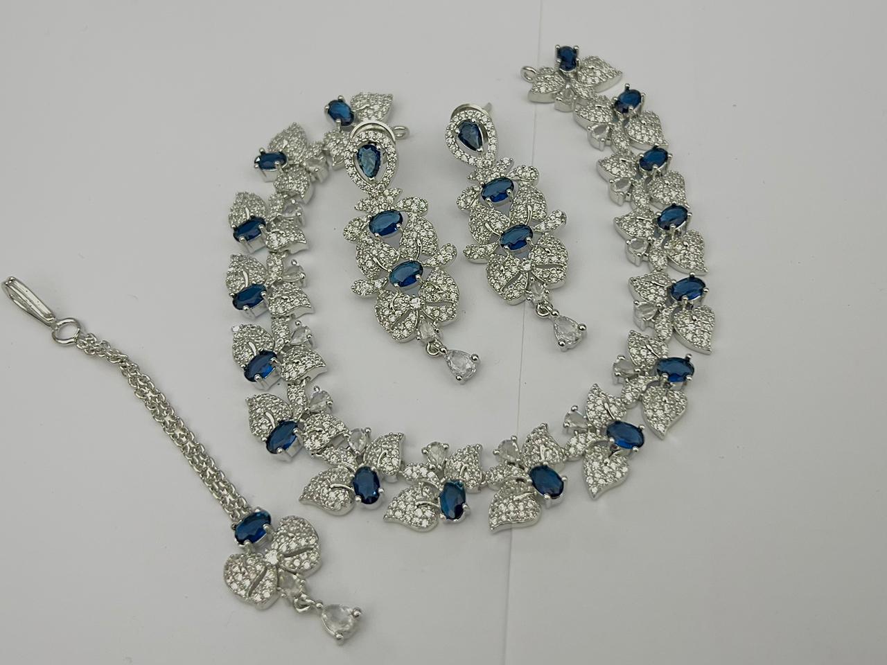 Necklace set