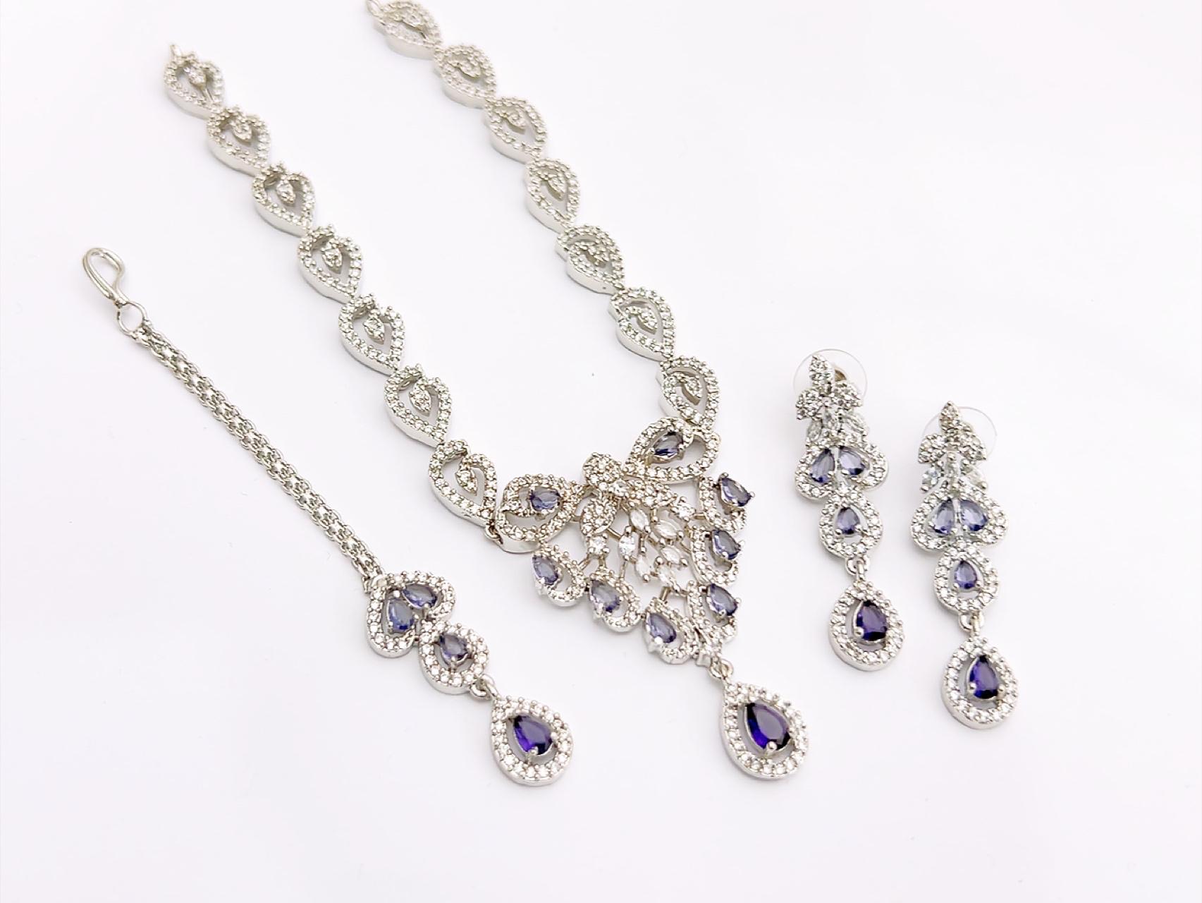 Necklace set