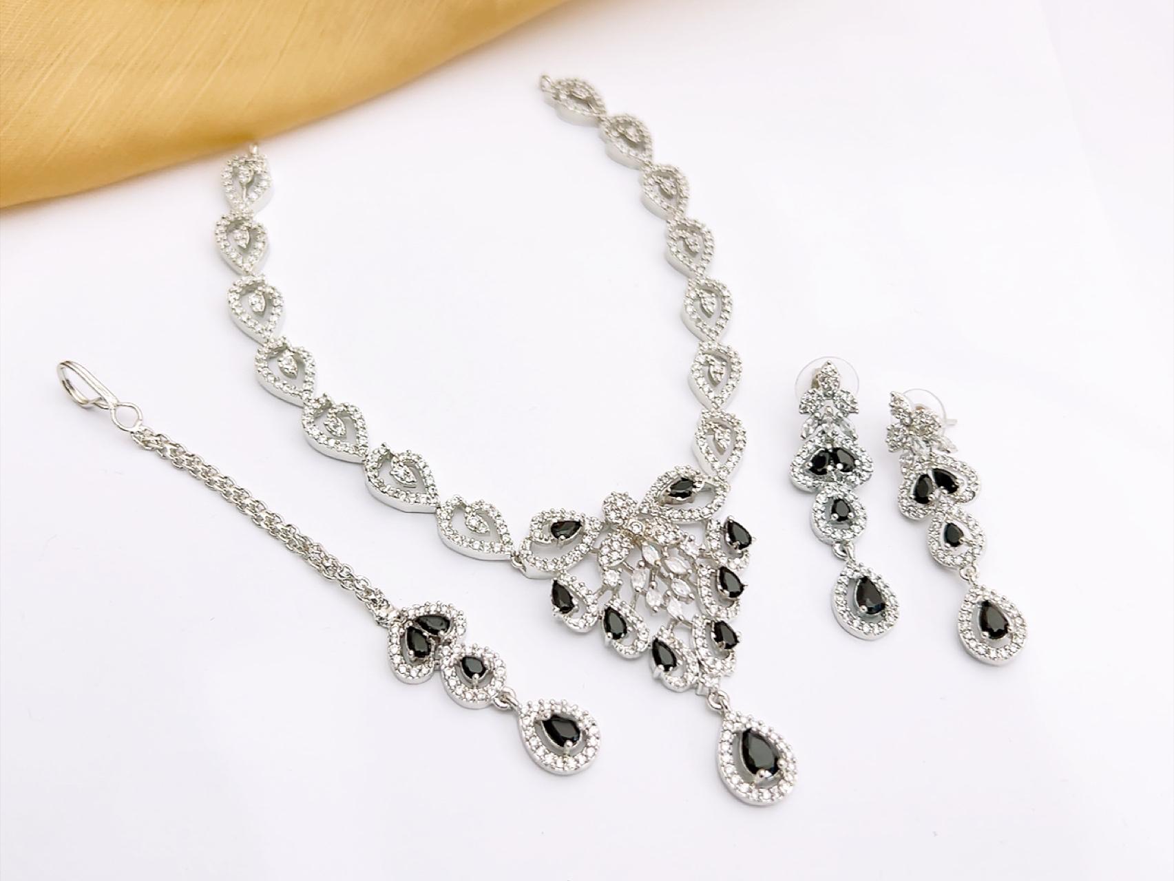 Necklace set