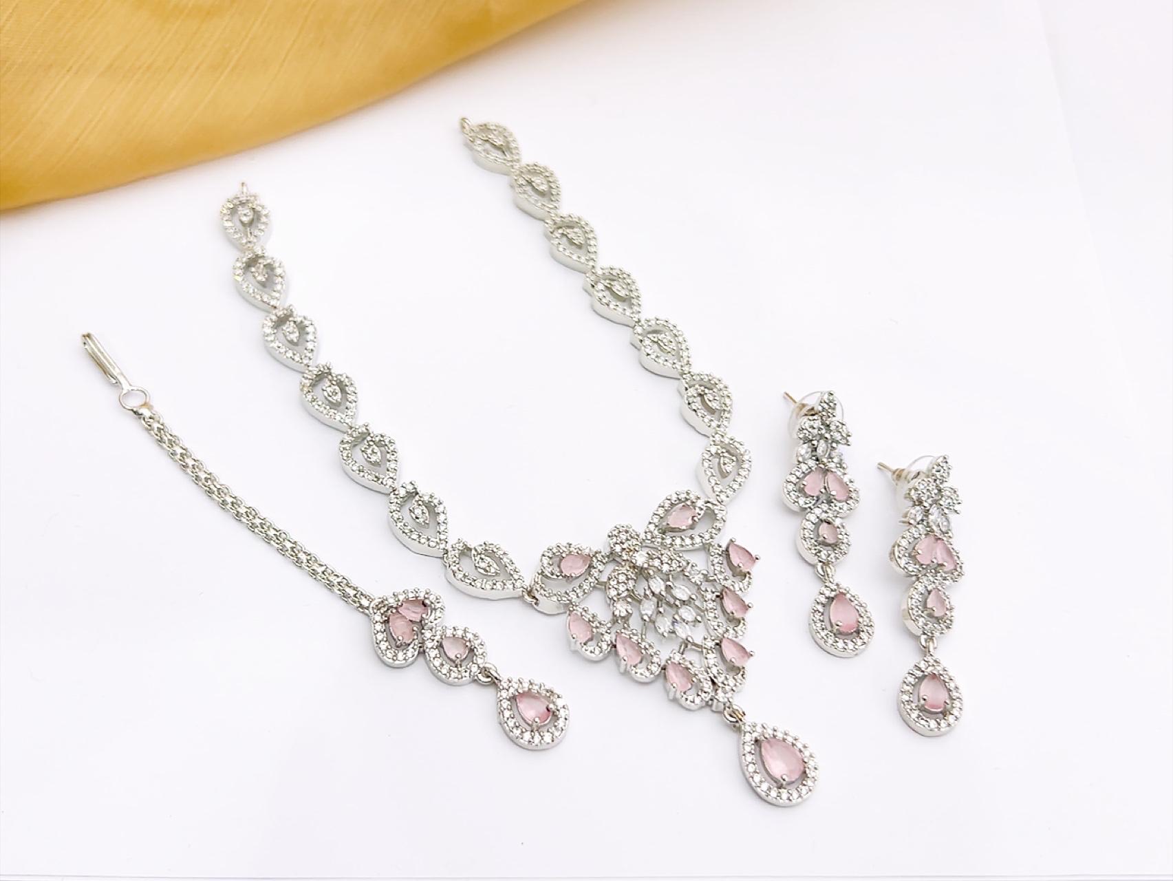 Necklace set