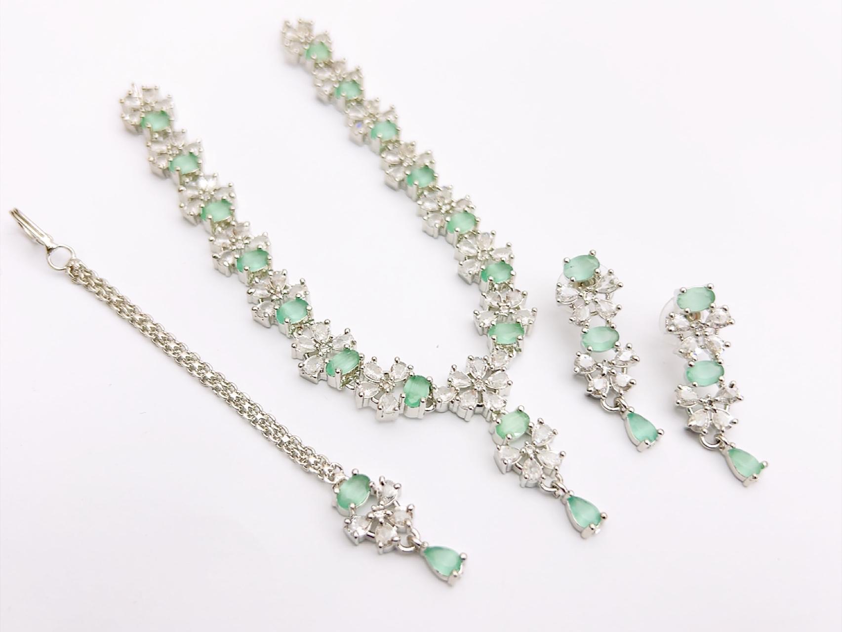 Necklace set
