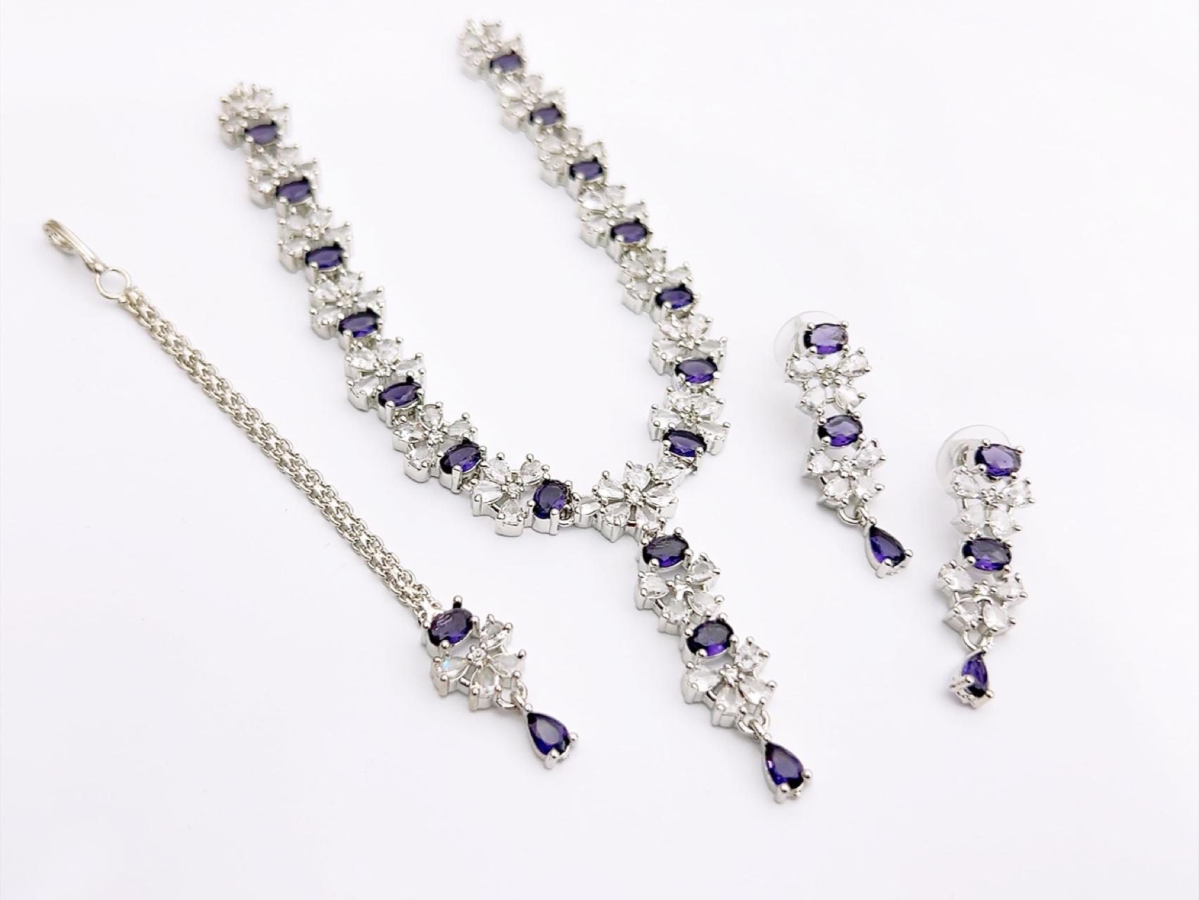 Necklace set