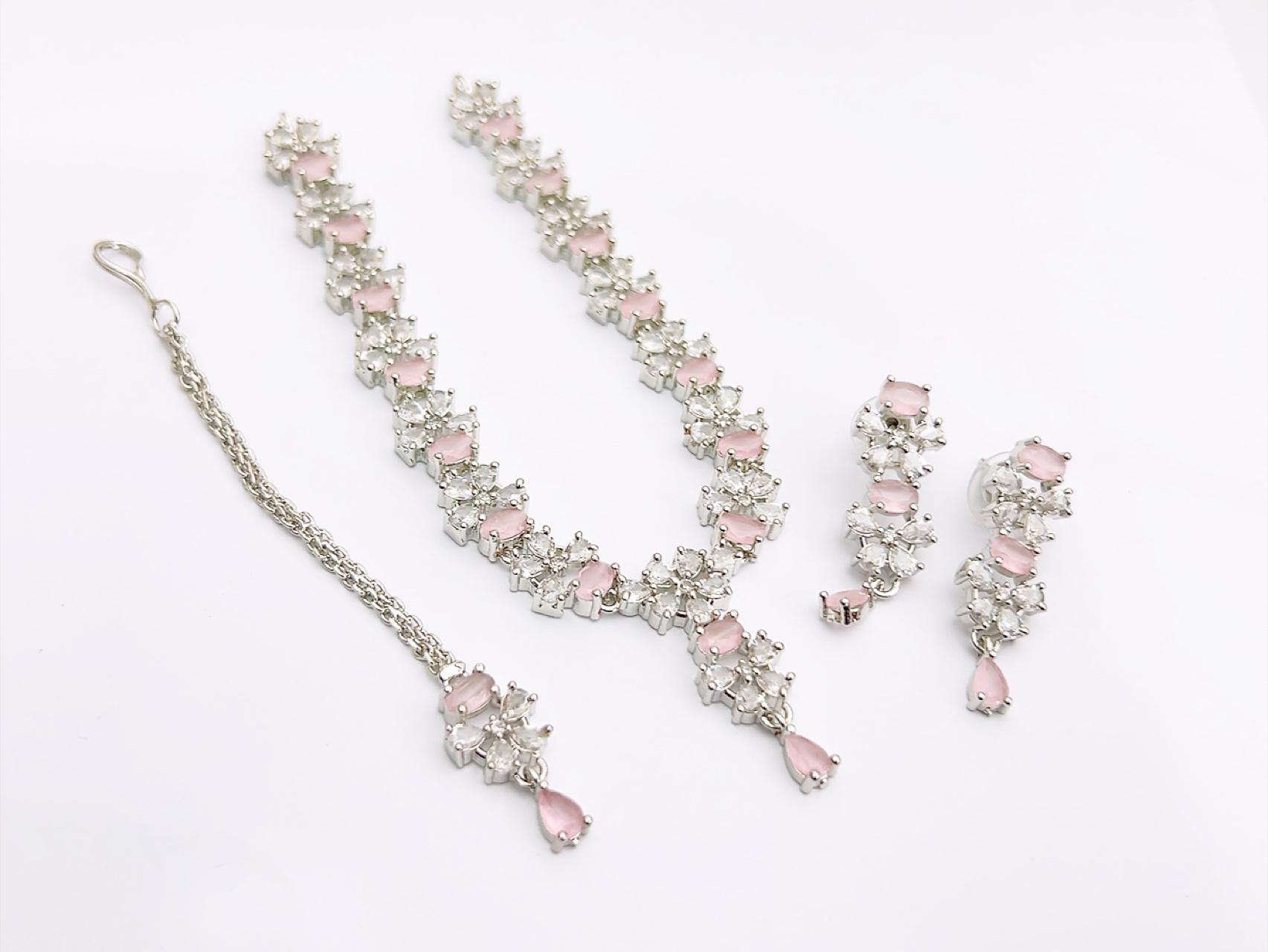 Necklace set