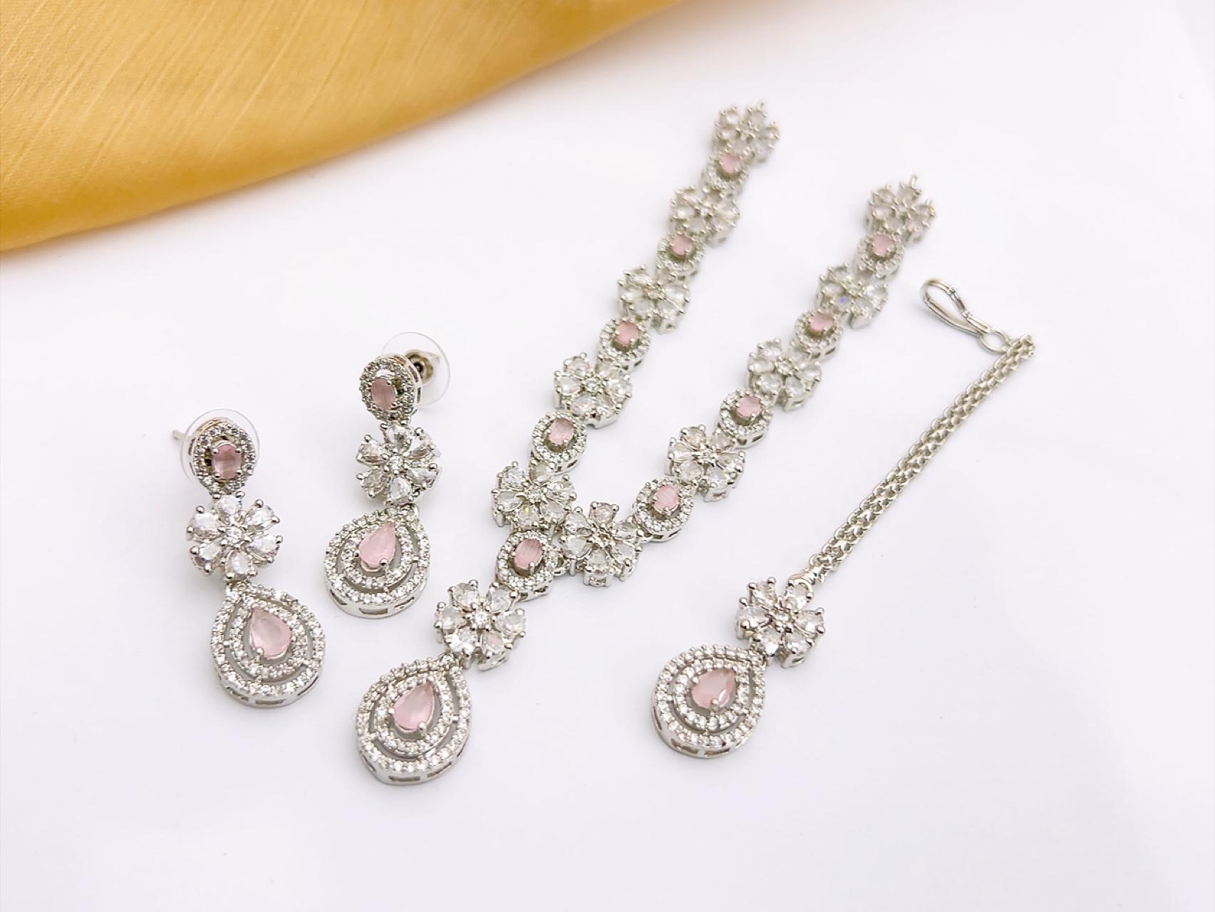 Necklace set