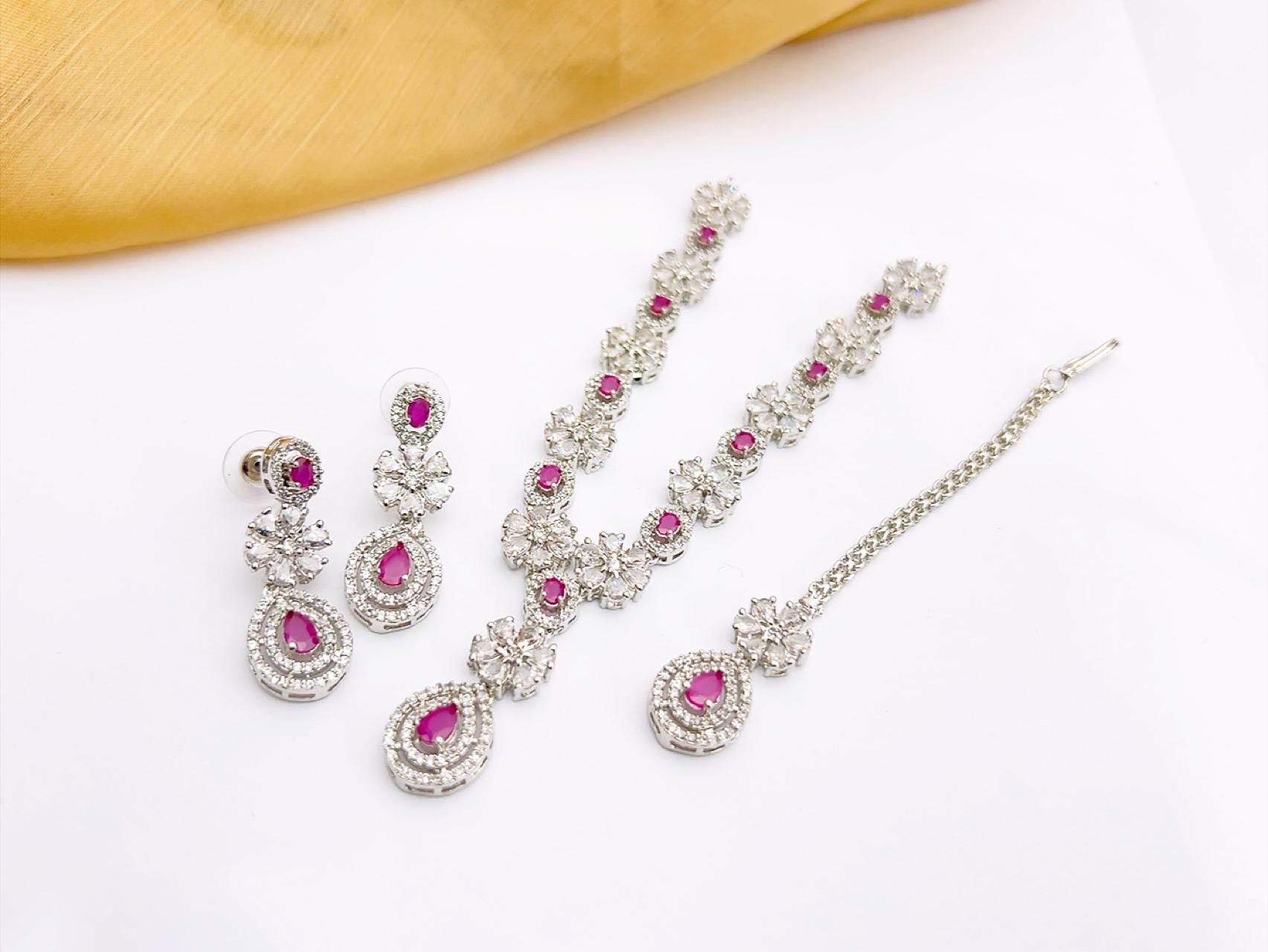 Necklace set