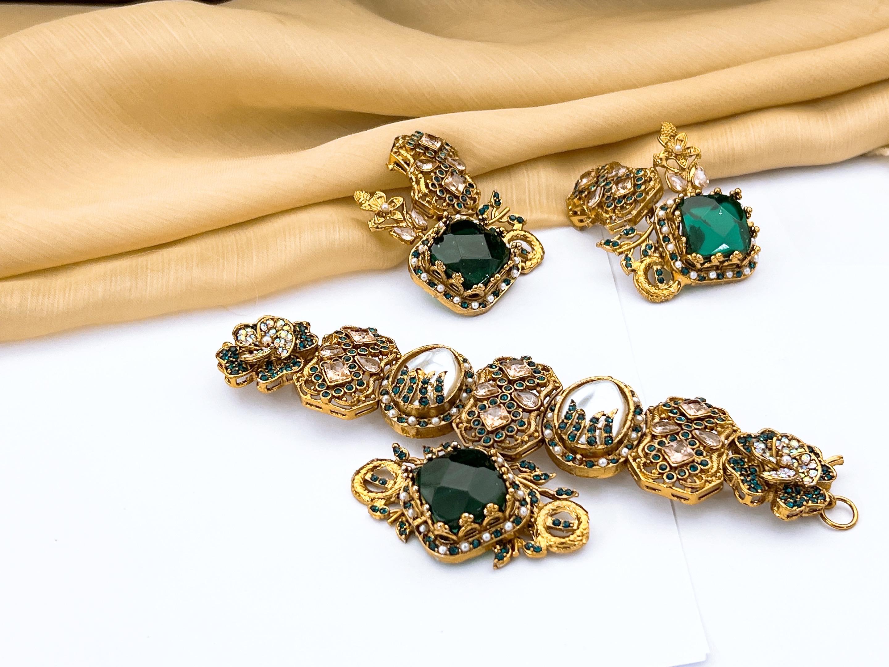 Choker Set