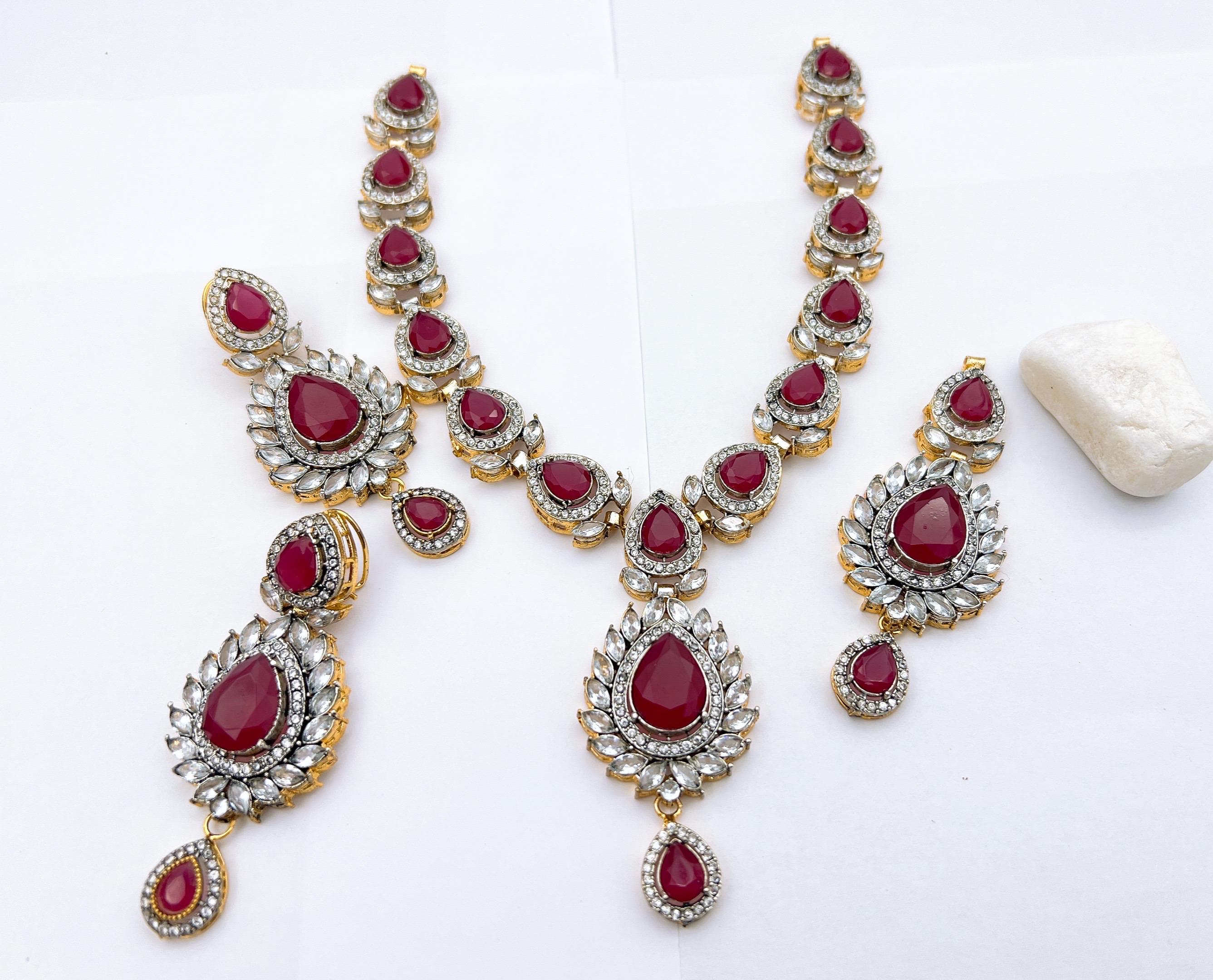 Necklace Set