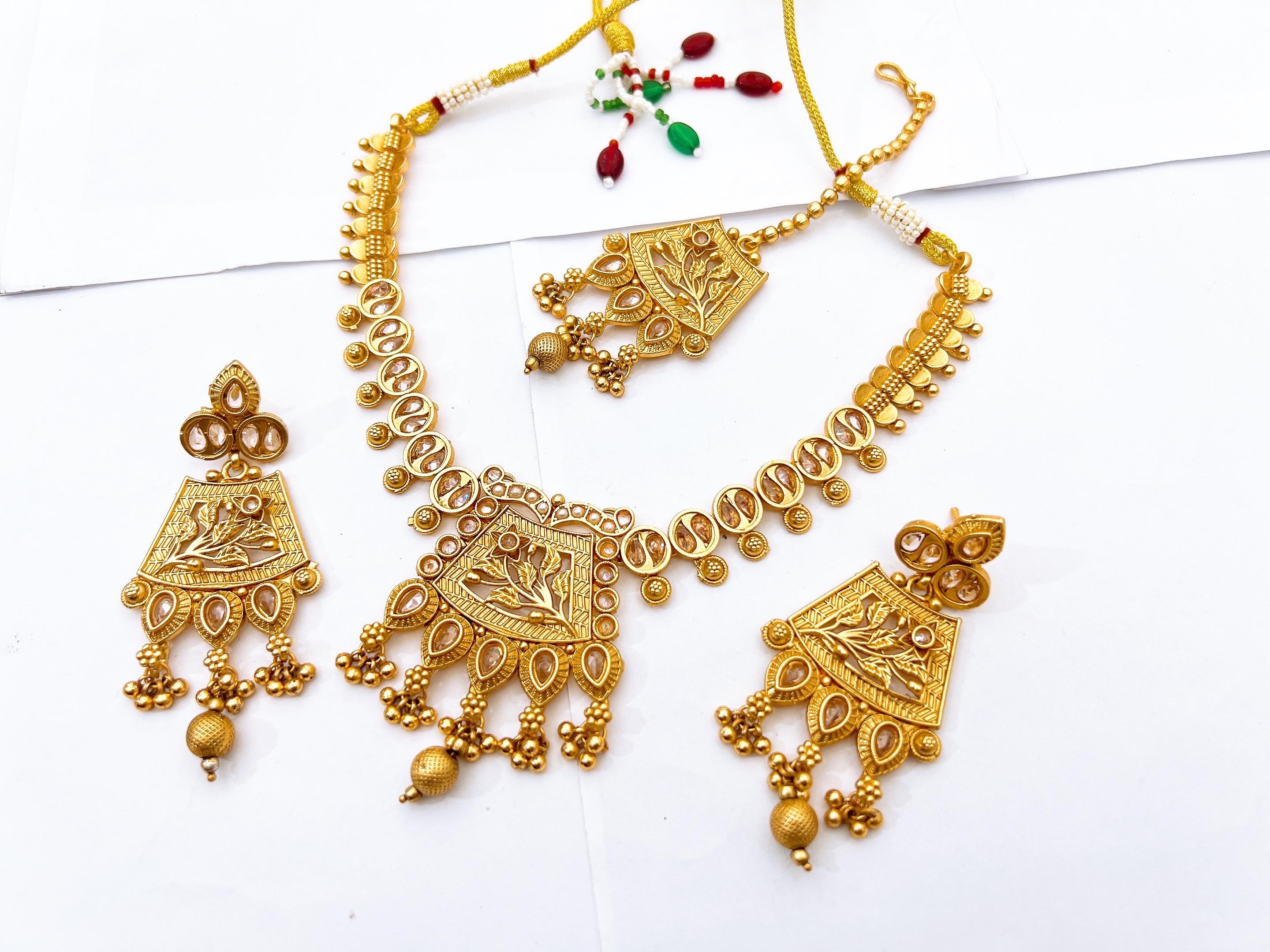 Necklace Set