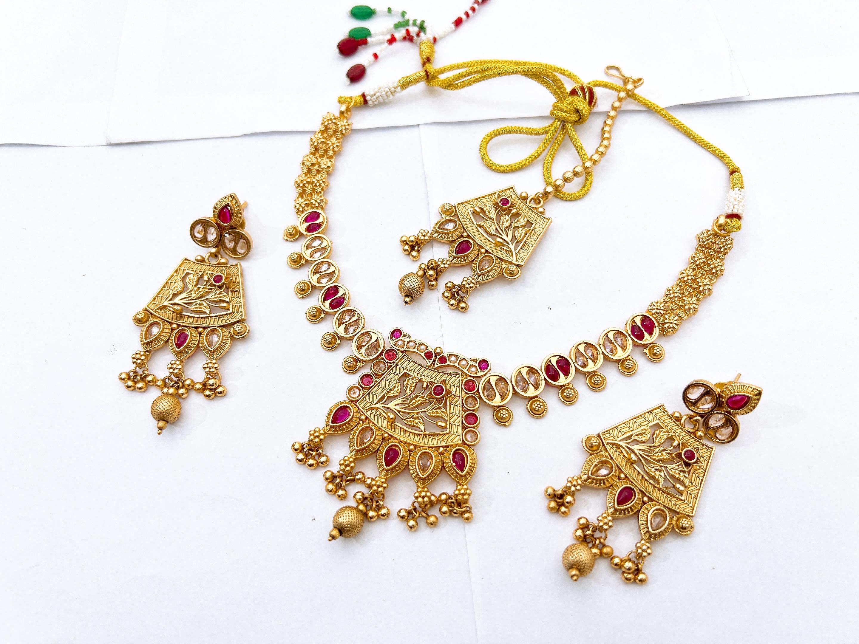 Necklace Set