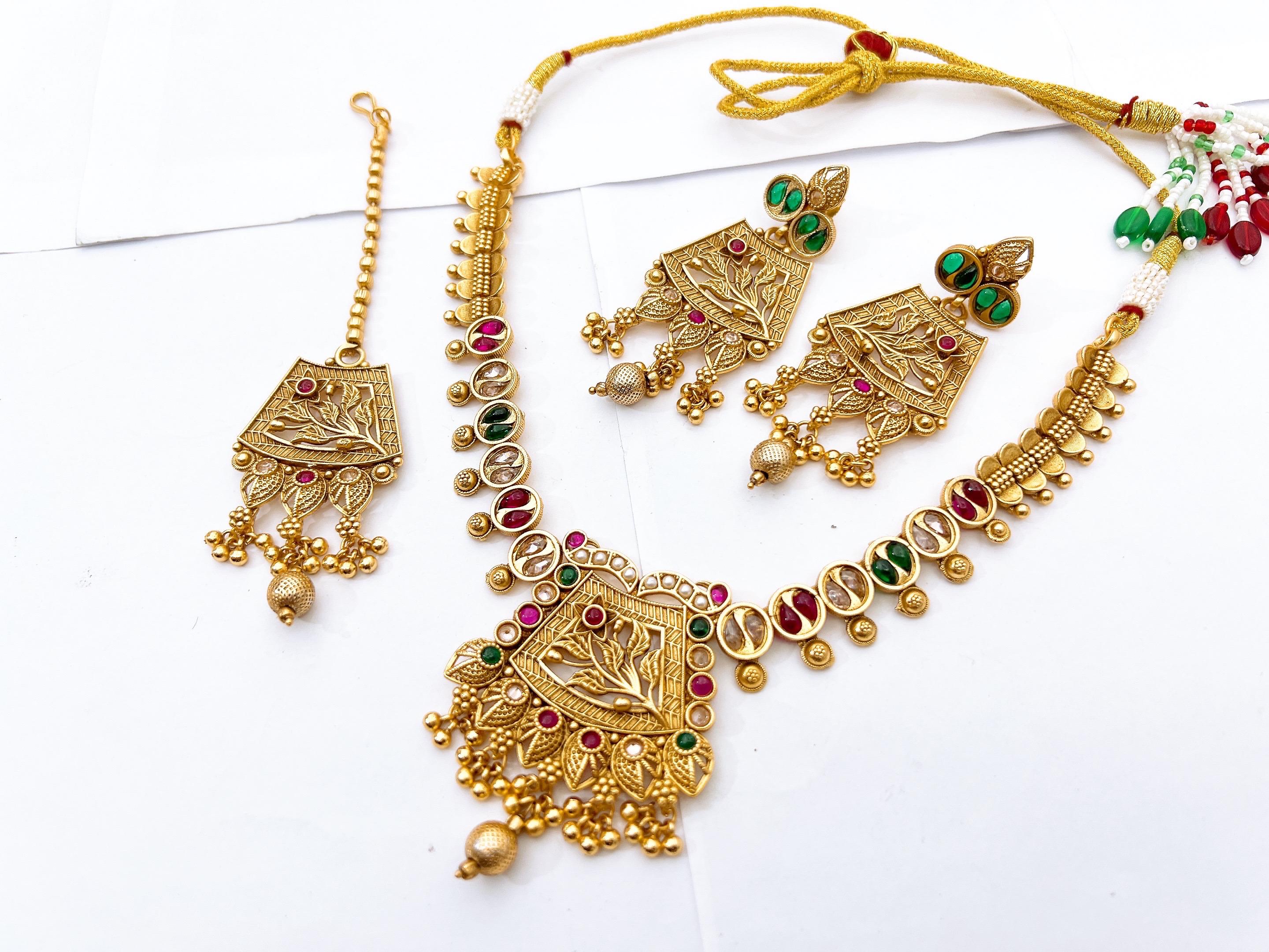 Necklace Set