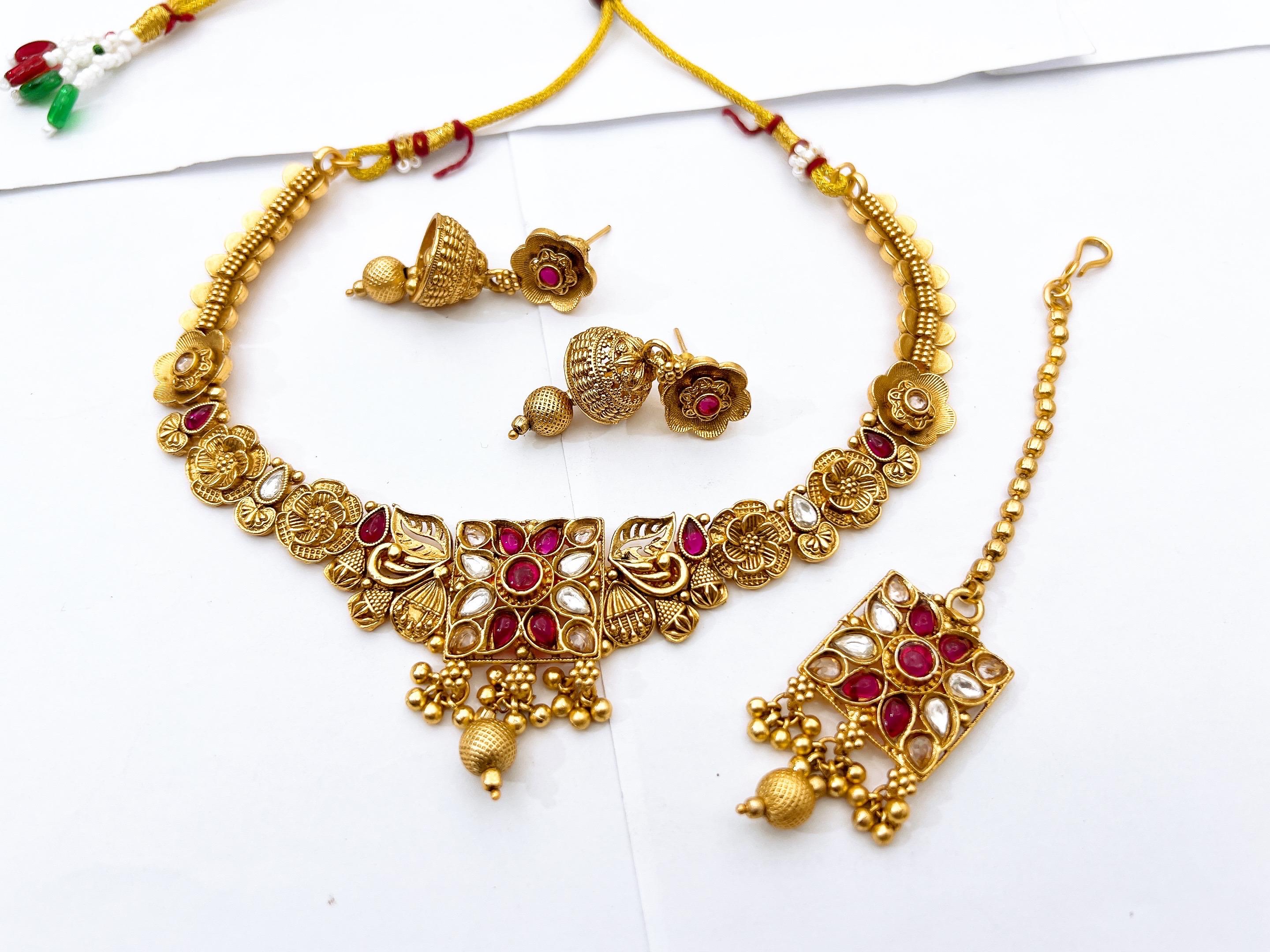 Necklace Set
