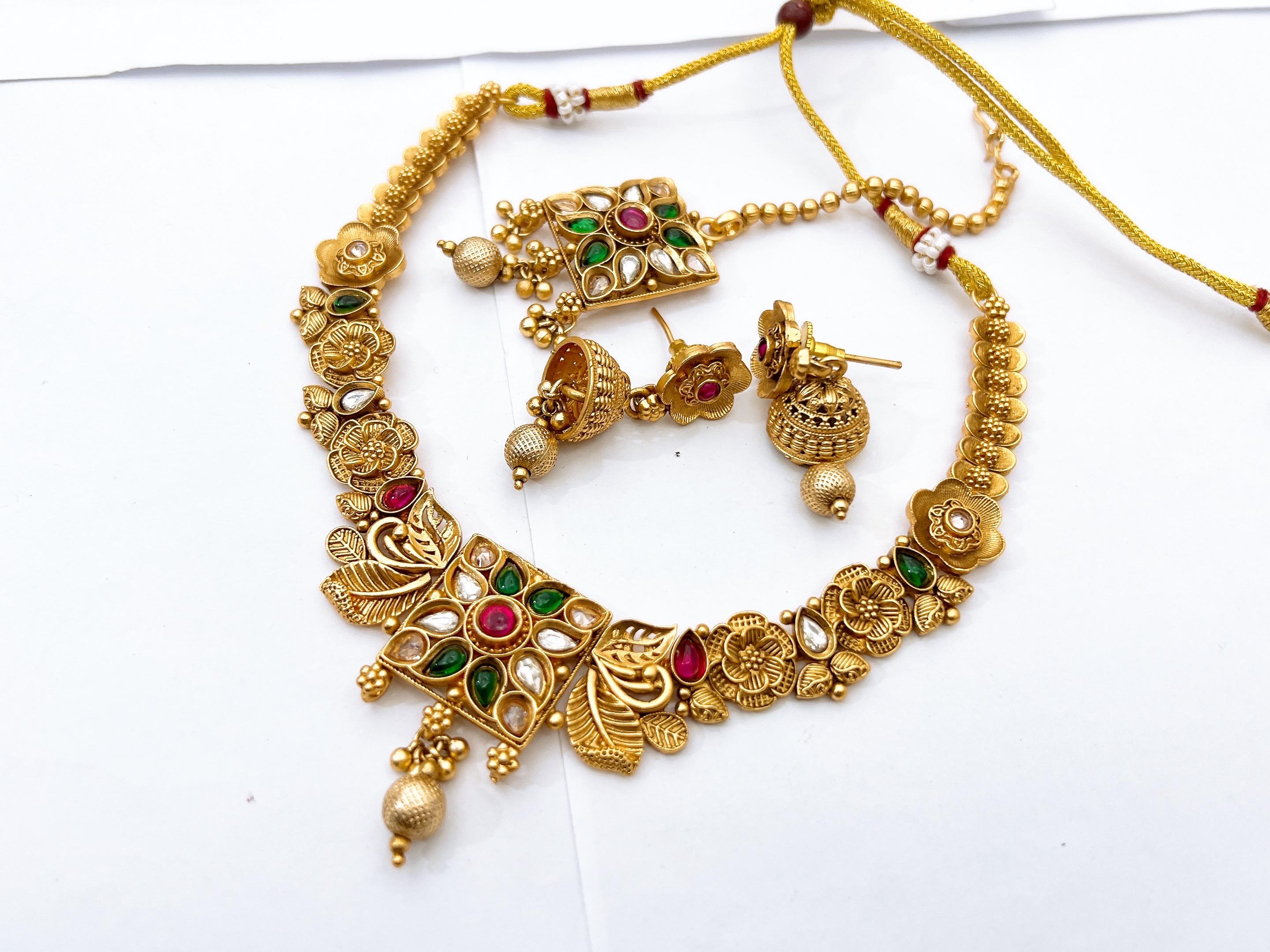 Necklace Set