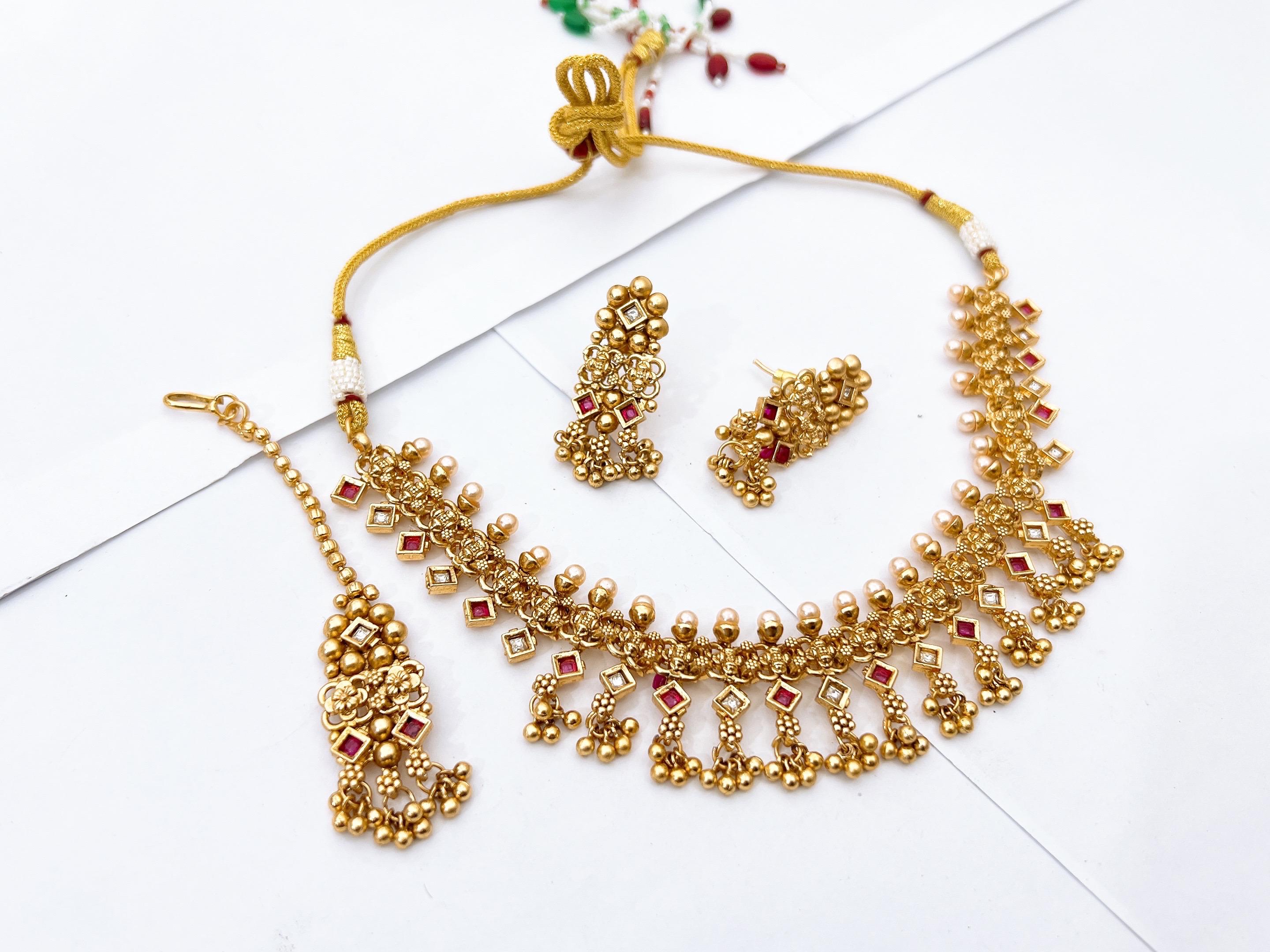 Necklace Set