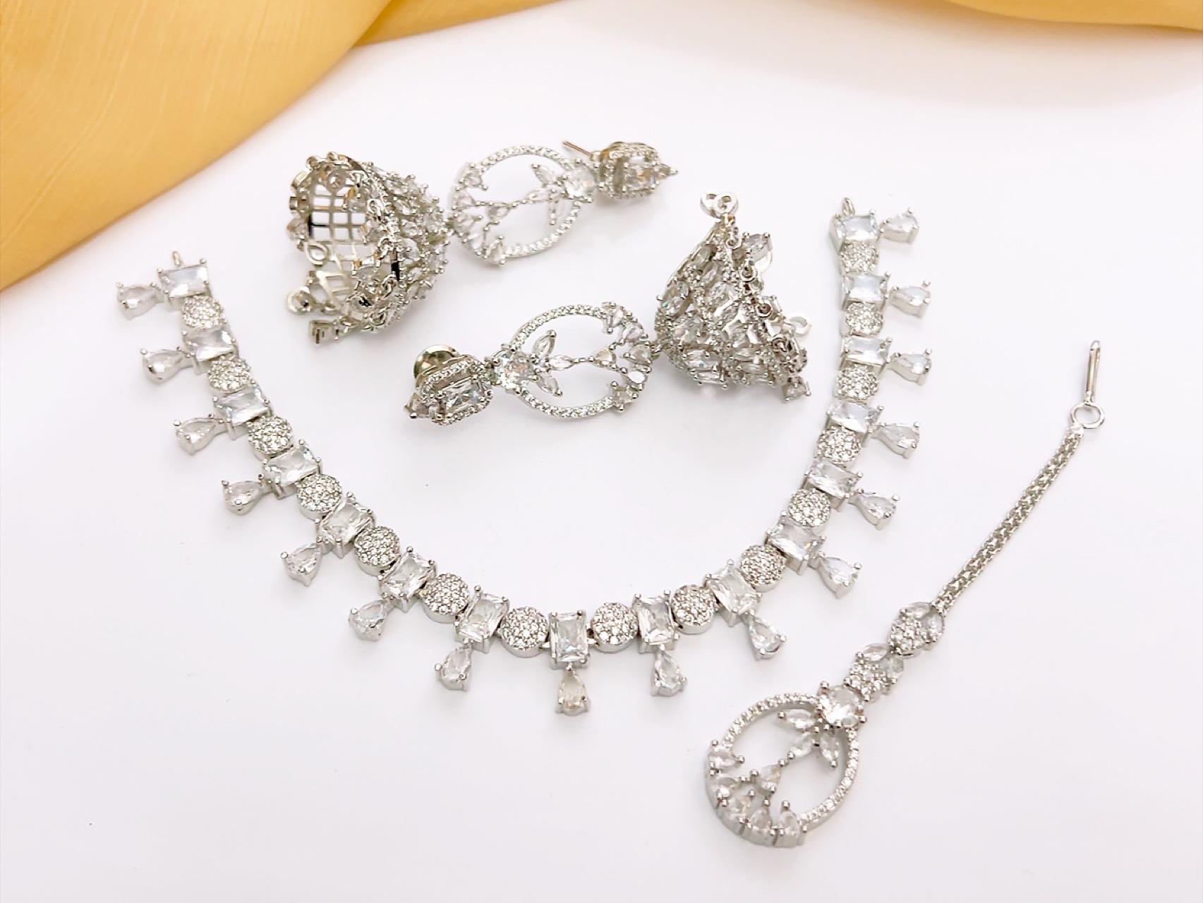 Necklace set
