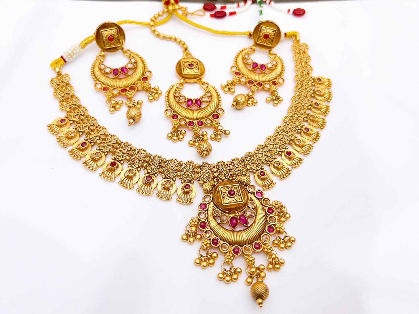 Necklace Set