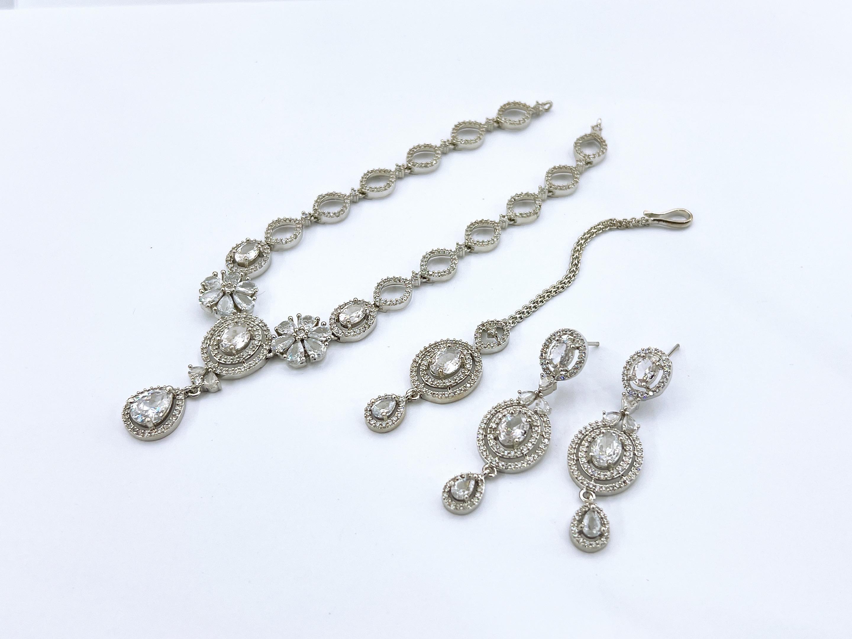 Necklace set