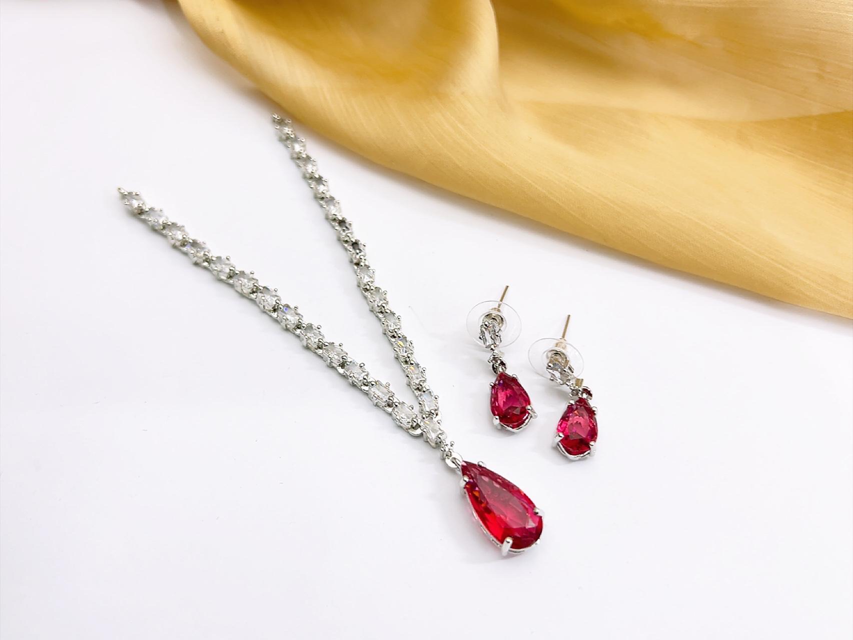 Necklace set
