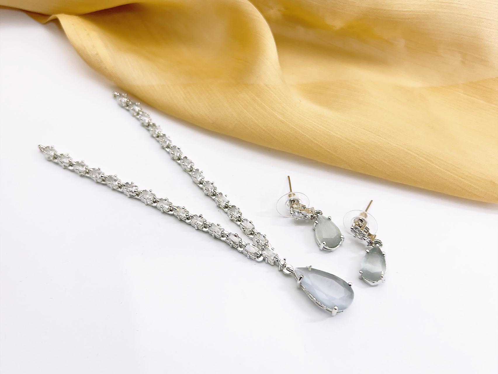 Necklace set