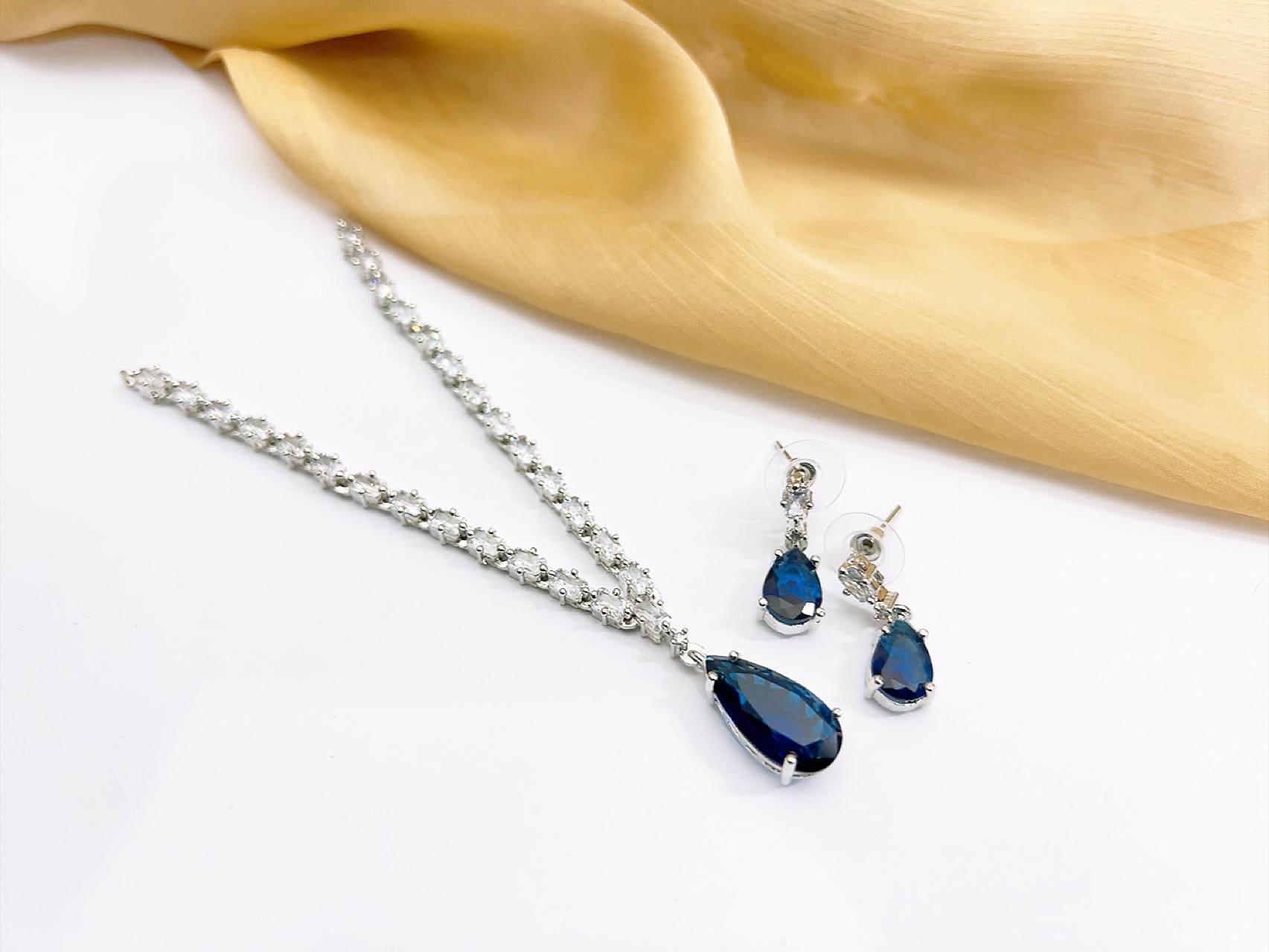 Necklace set