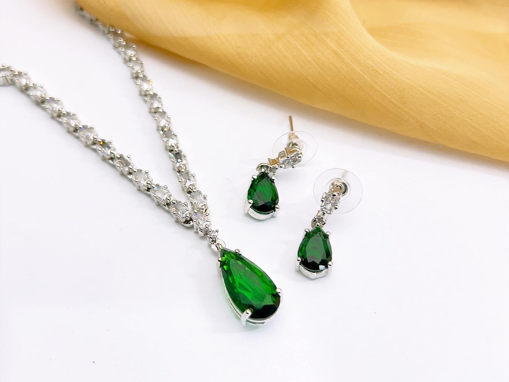 Necklace set
