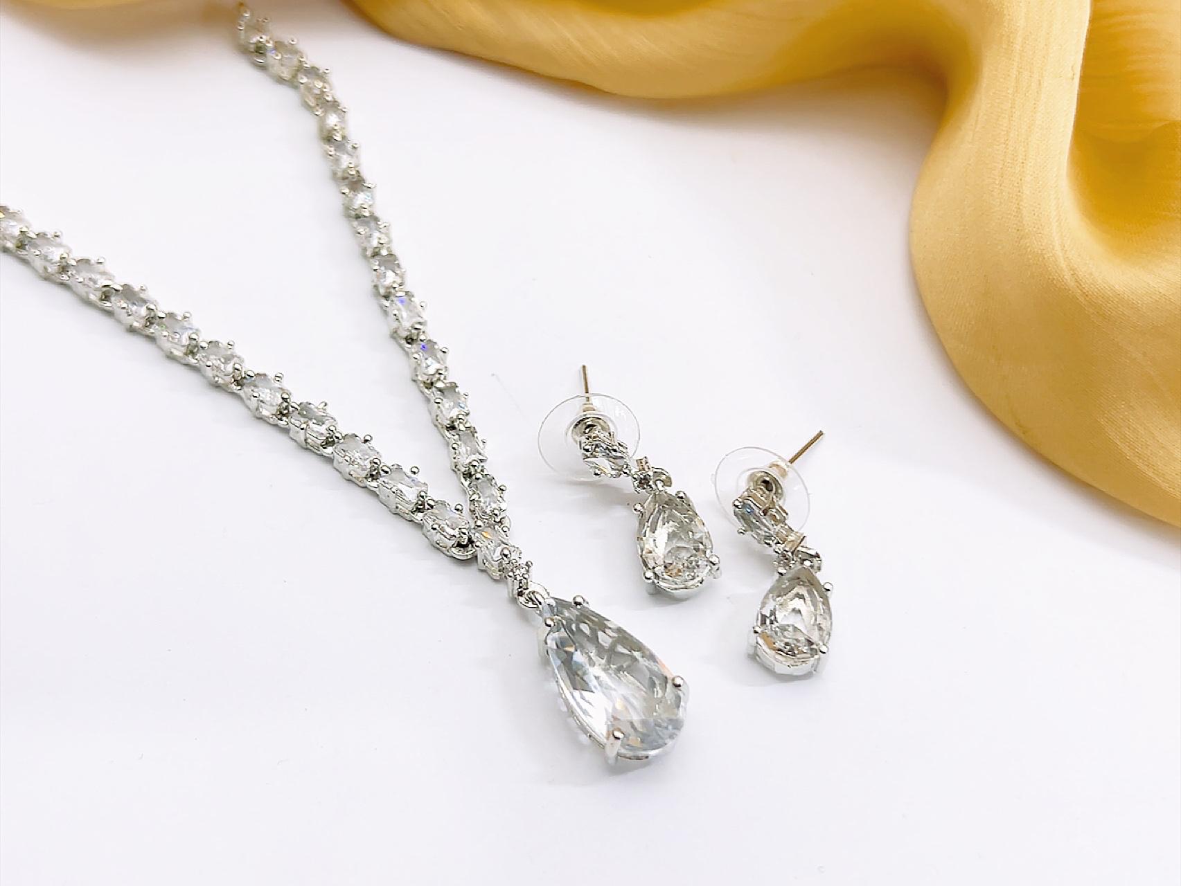 Necklace set