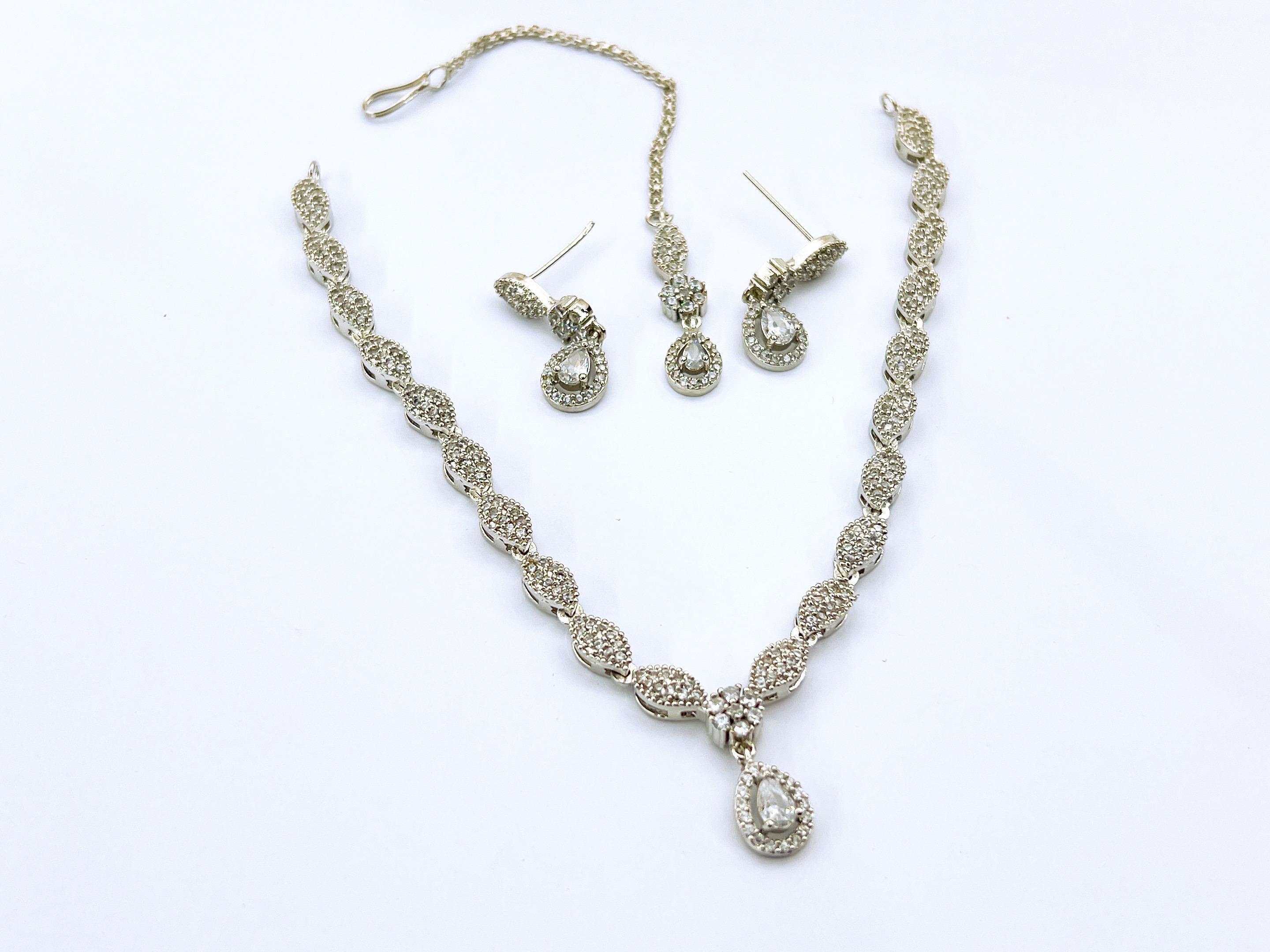 Necklace set