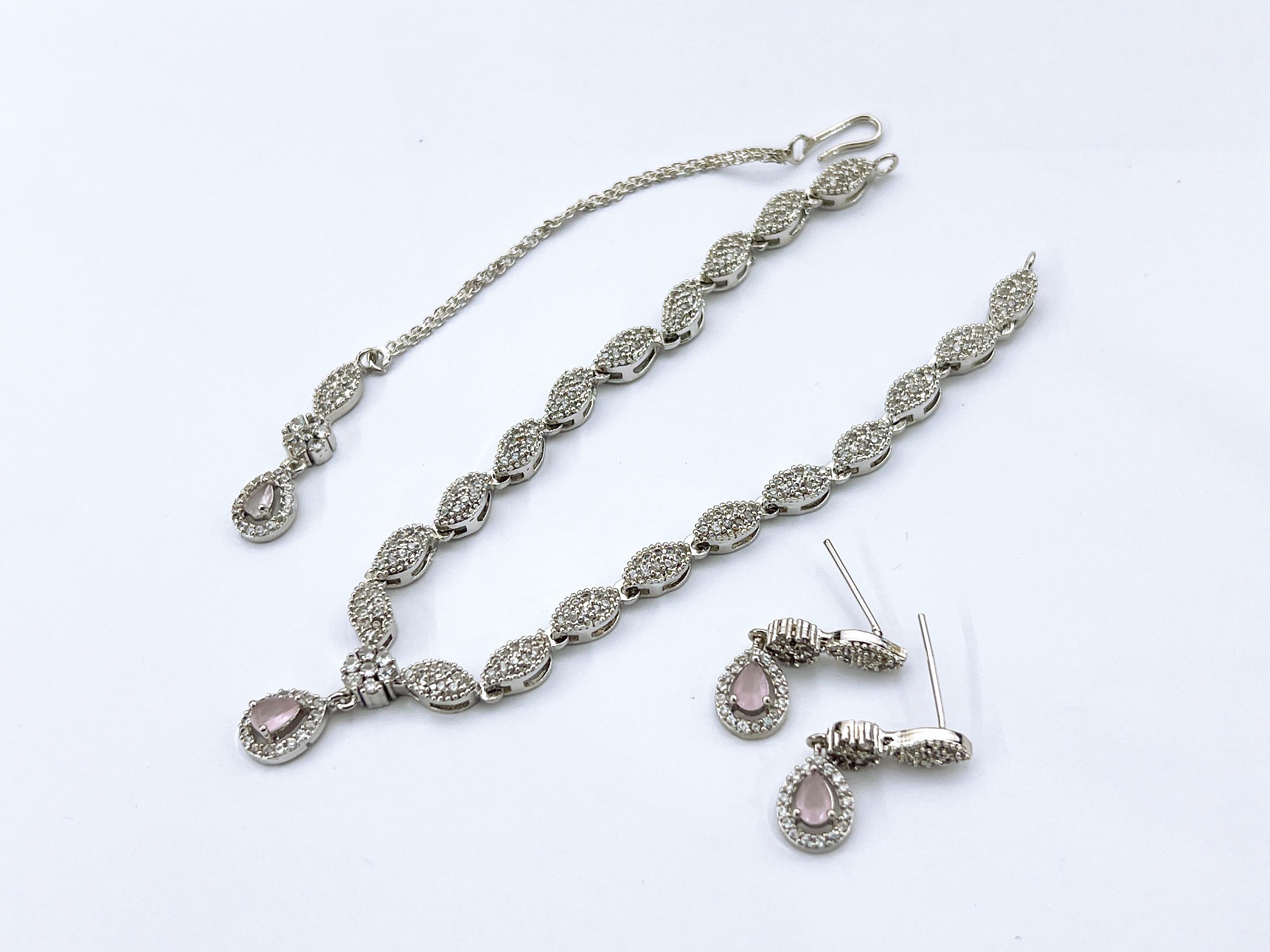 Necklace set
