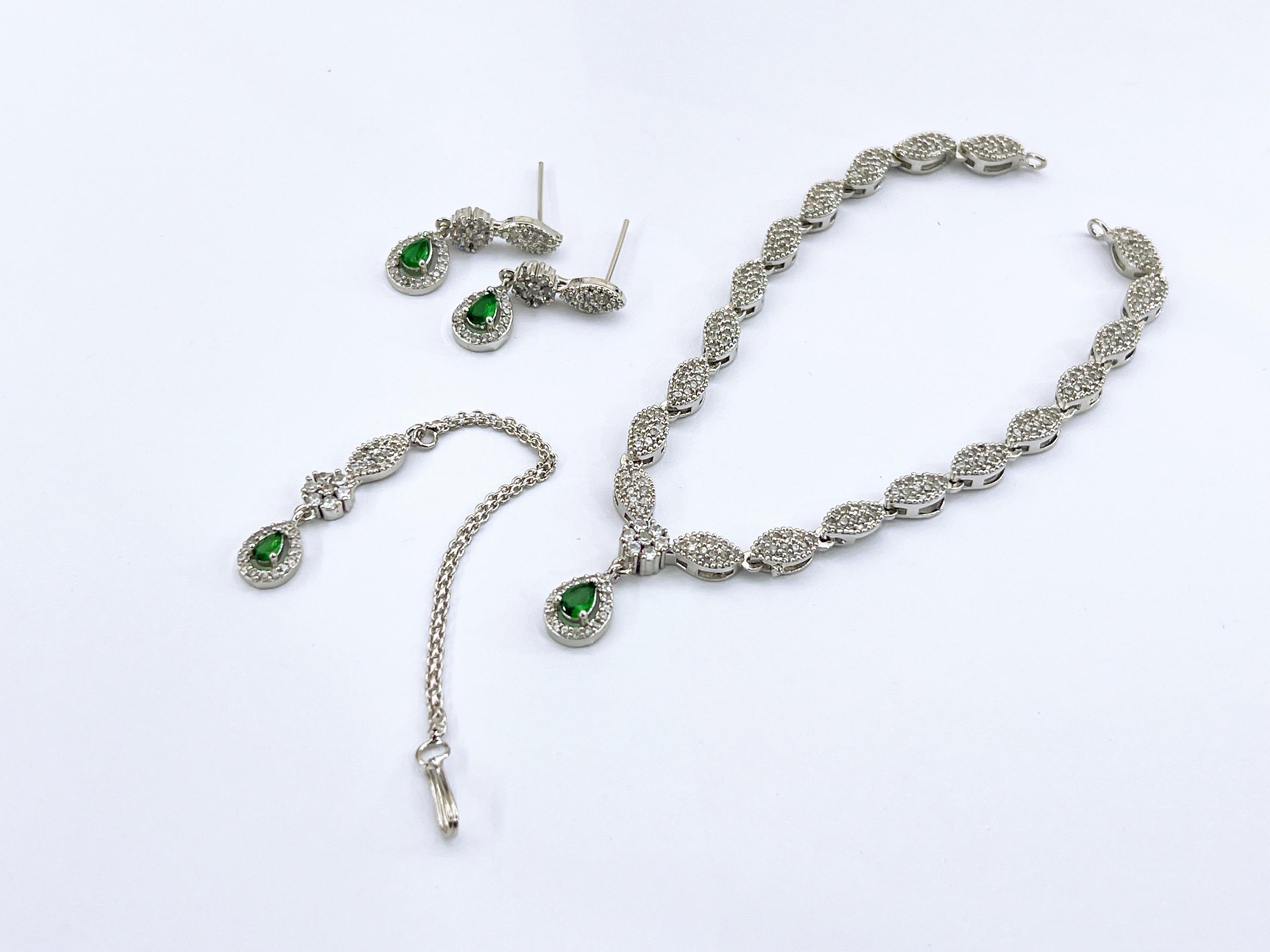 Necklace set