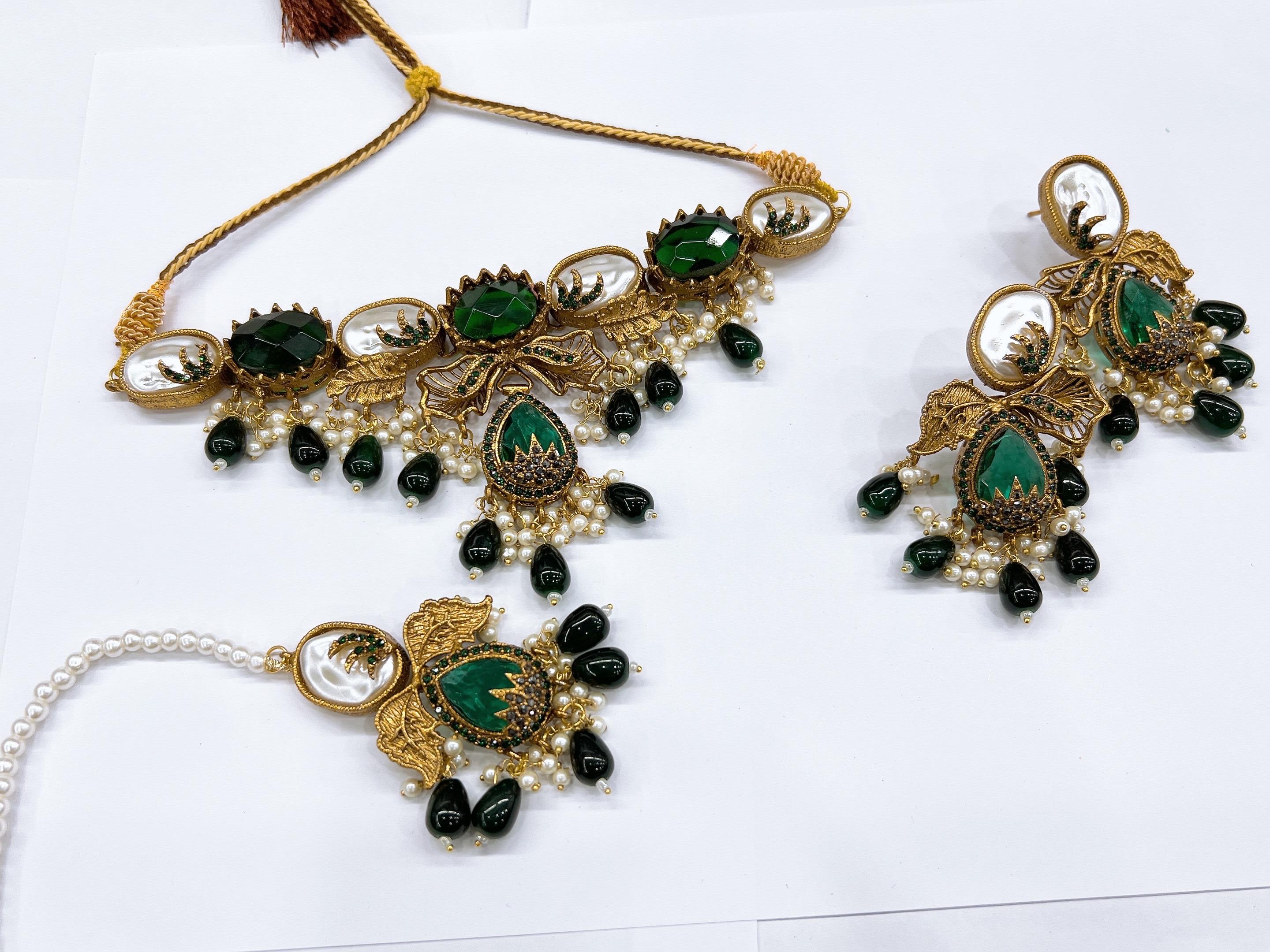 Choker Set