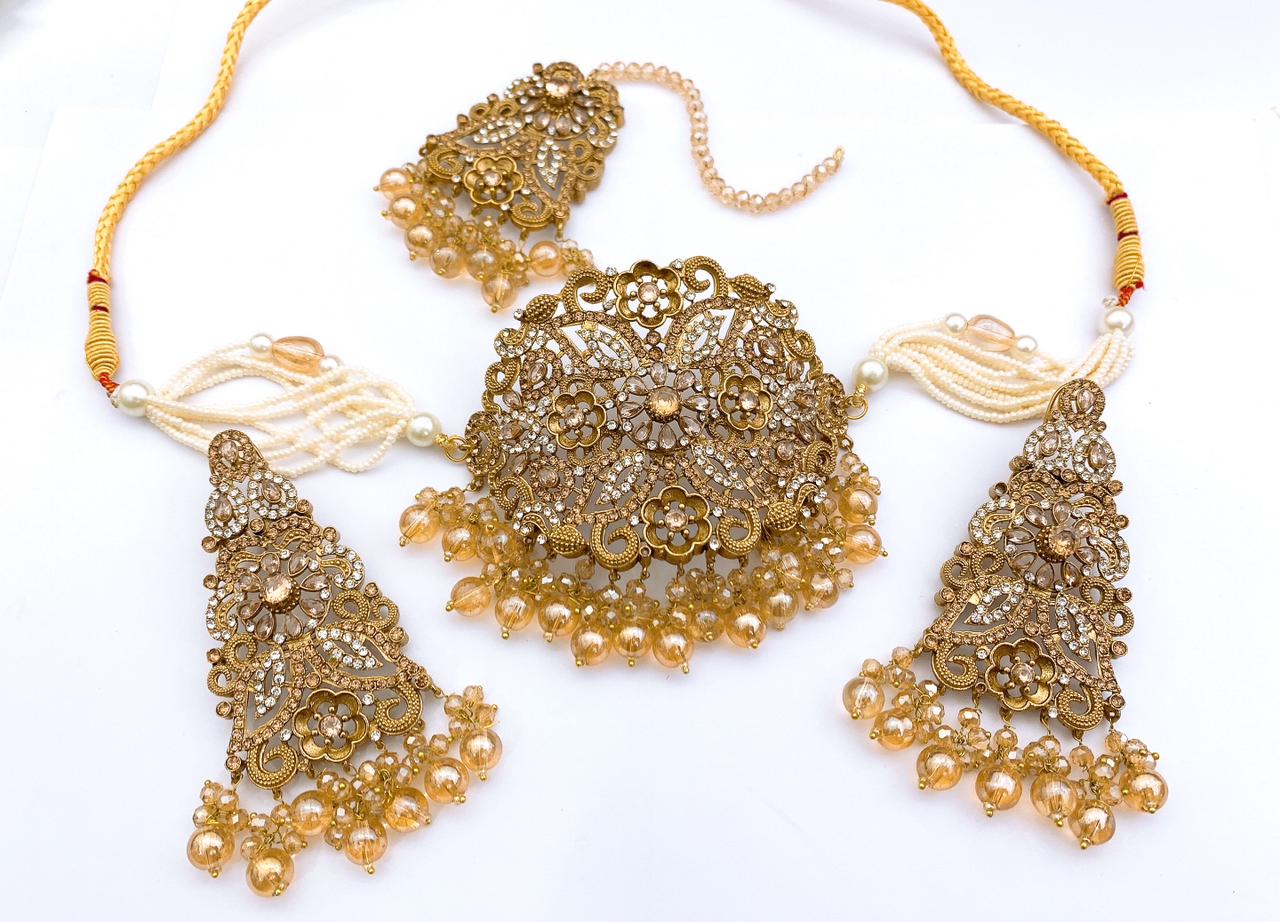 Choker set