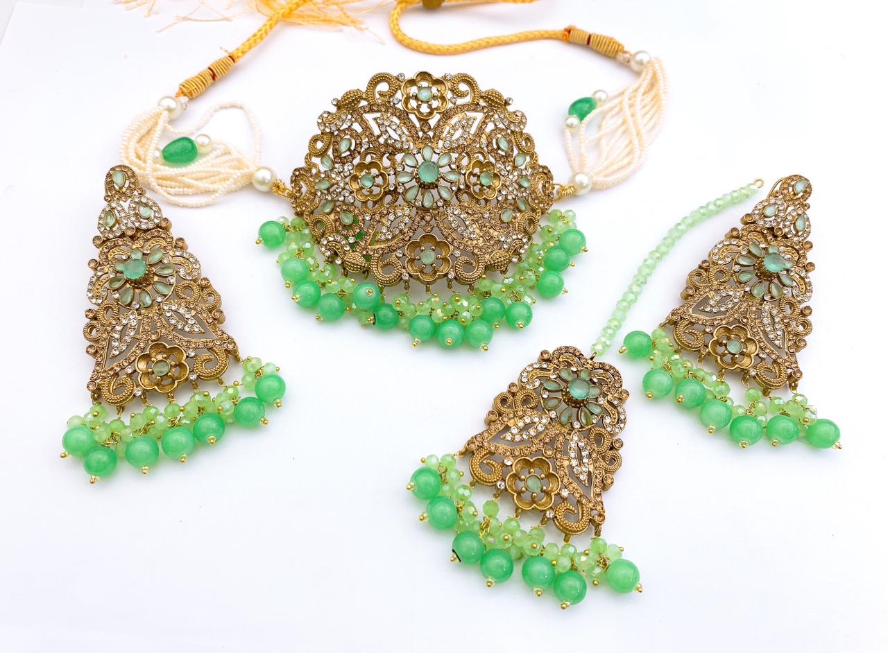 Choker set
