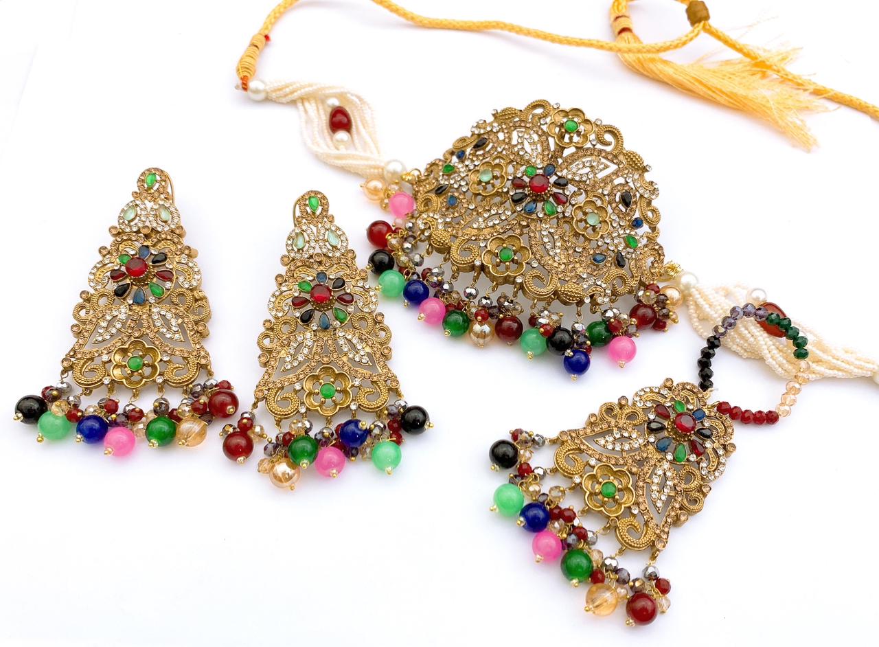 Choker set