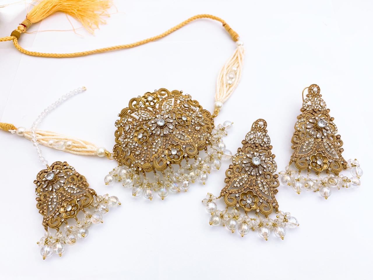 Choker set