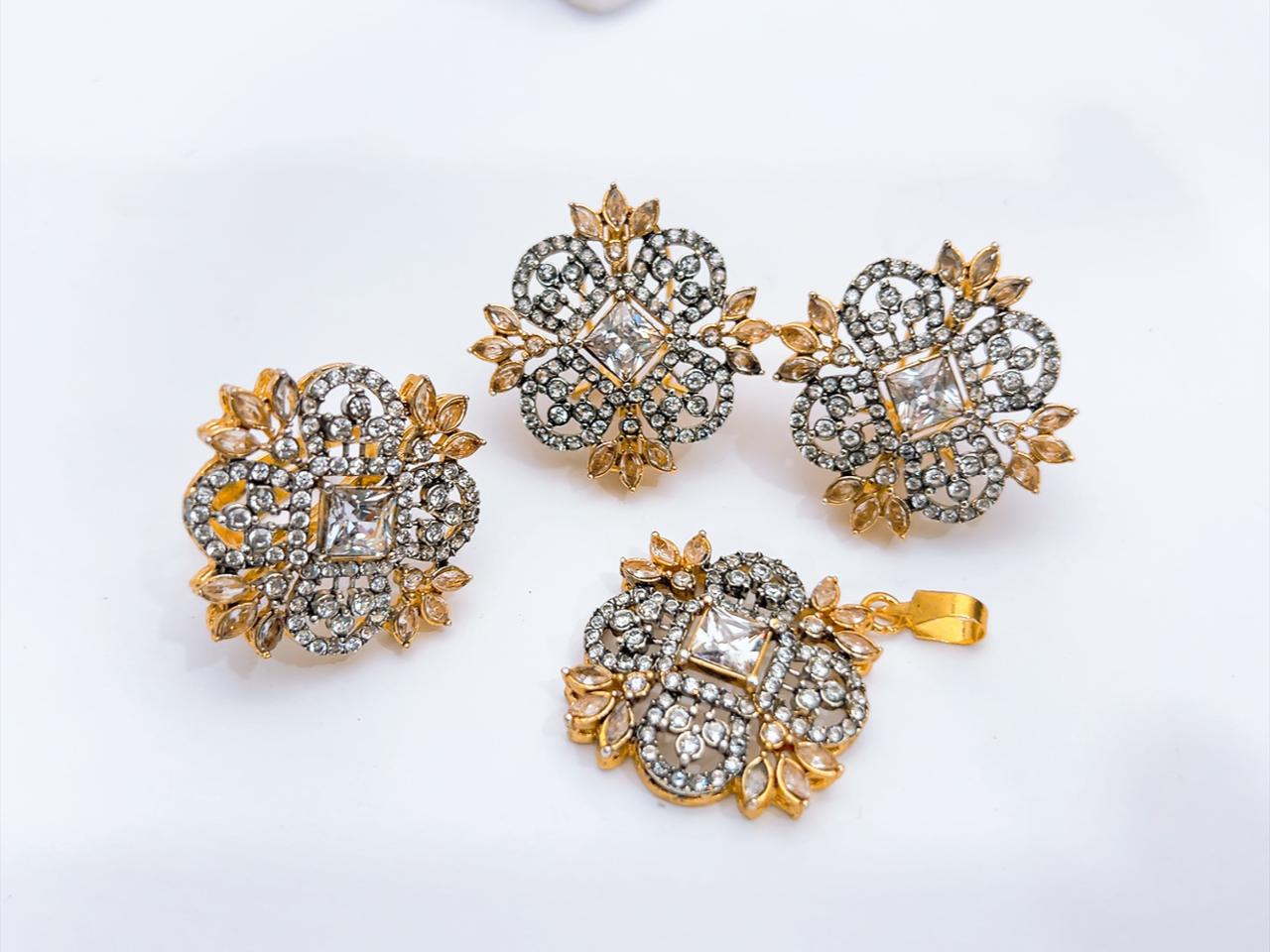 LOCKET SET