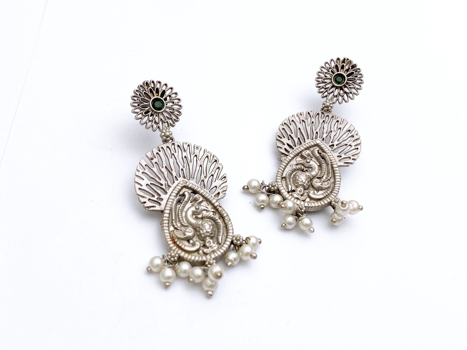 EARRING