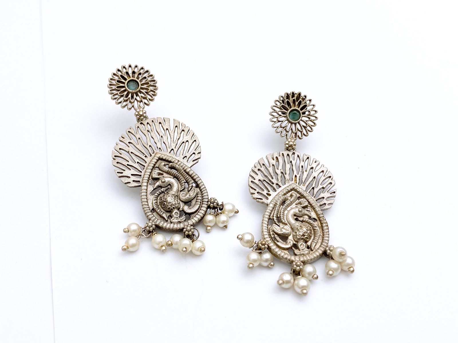 EARRING