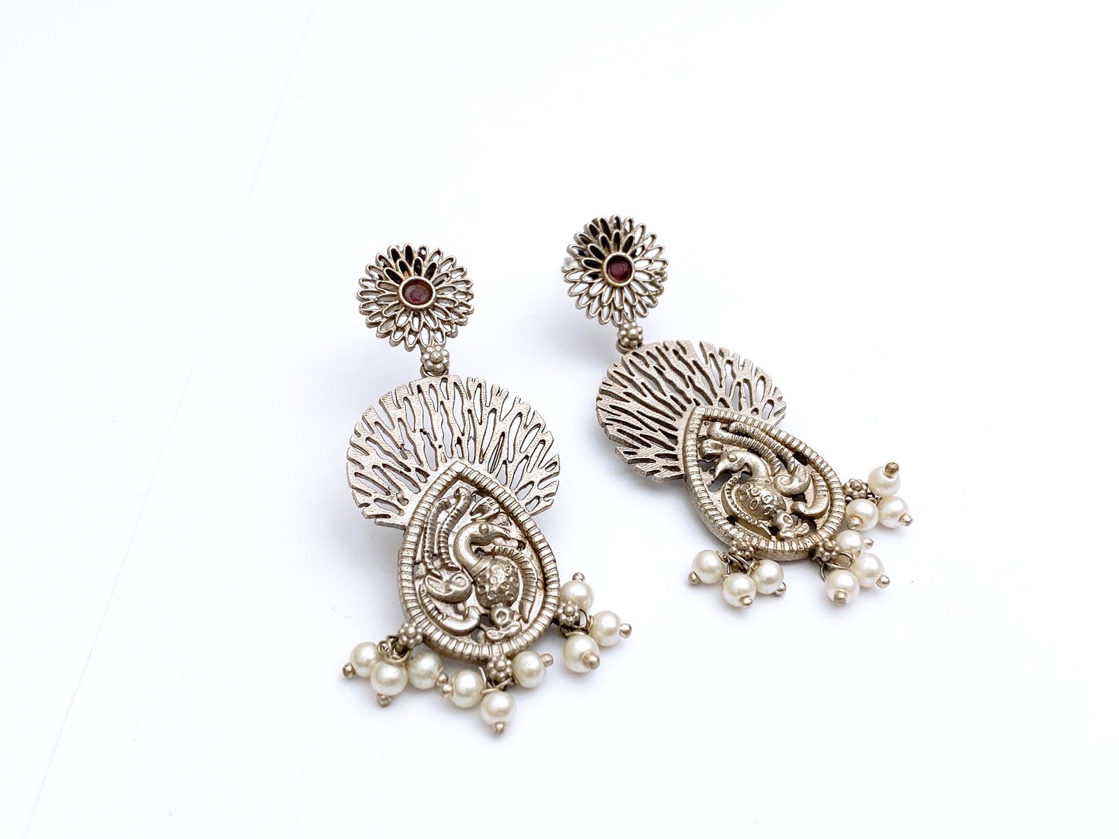 EARRING