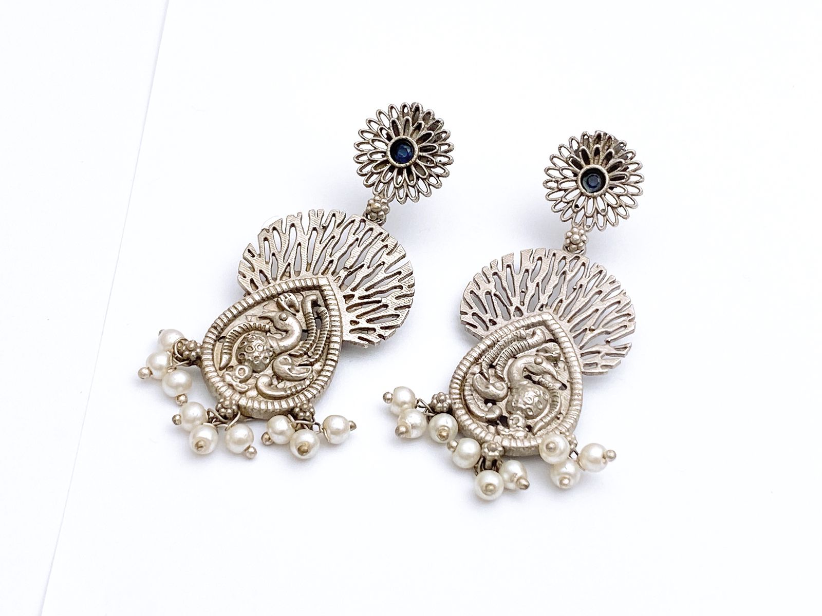 EARRING