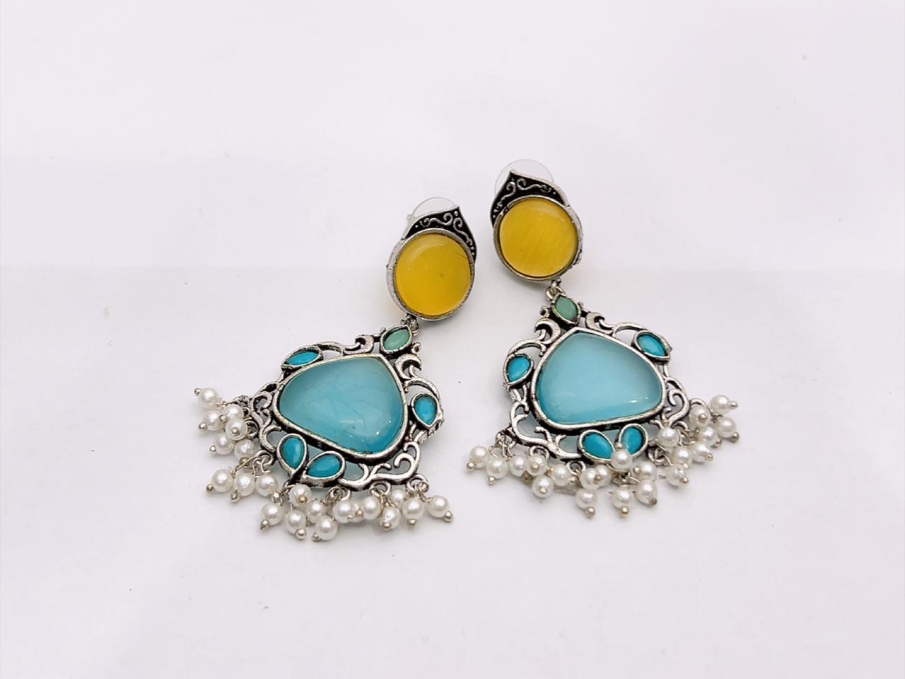 EARRING