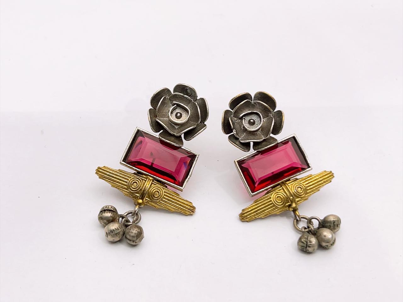 EARRING