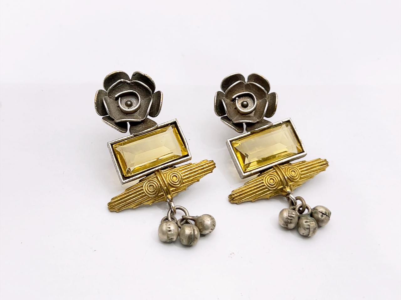 EARRING