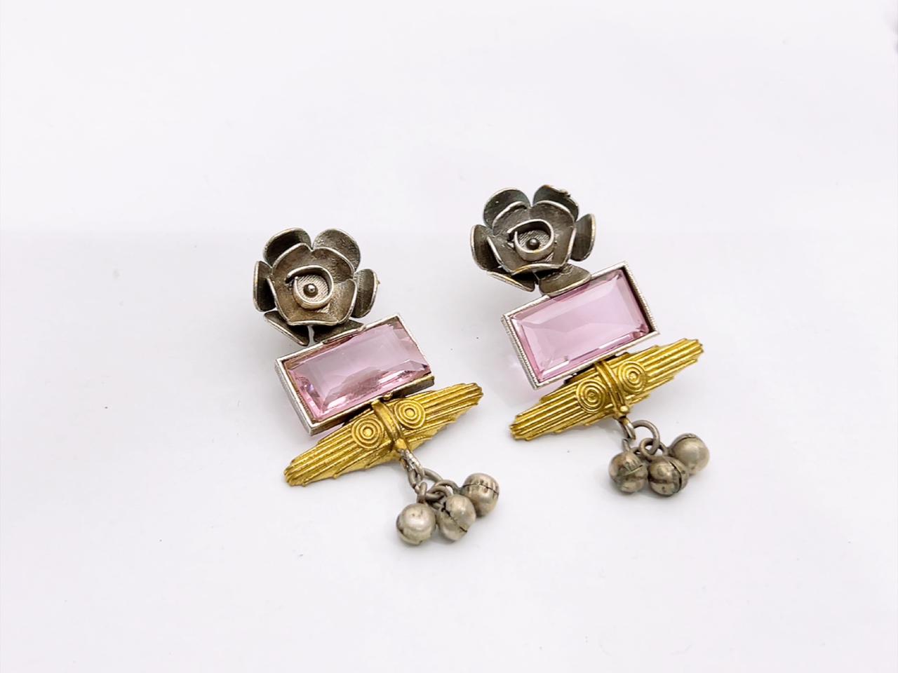 EARRING