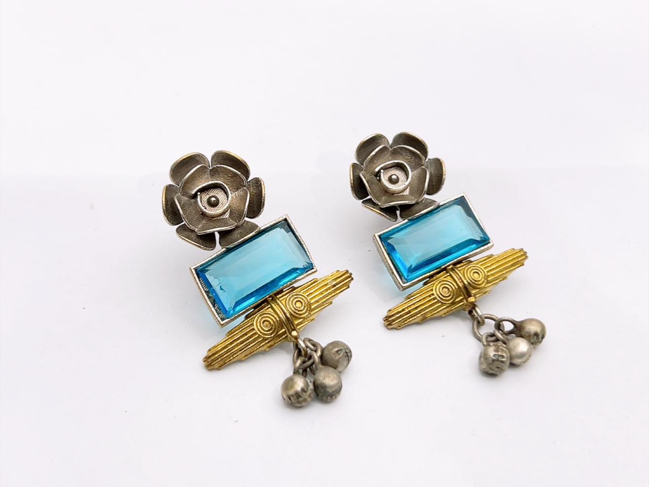 EARRING