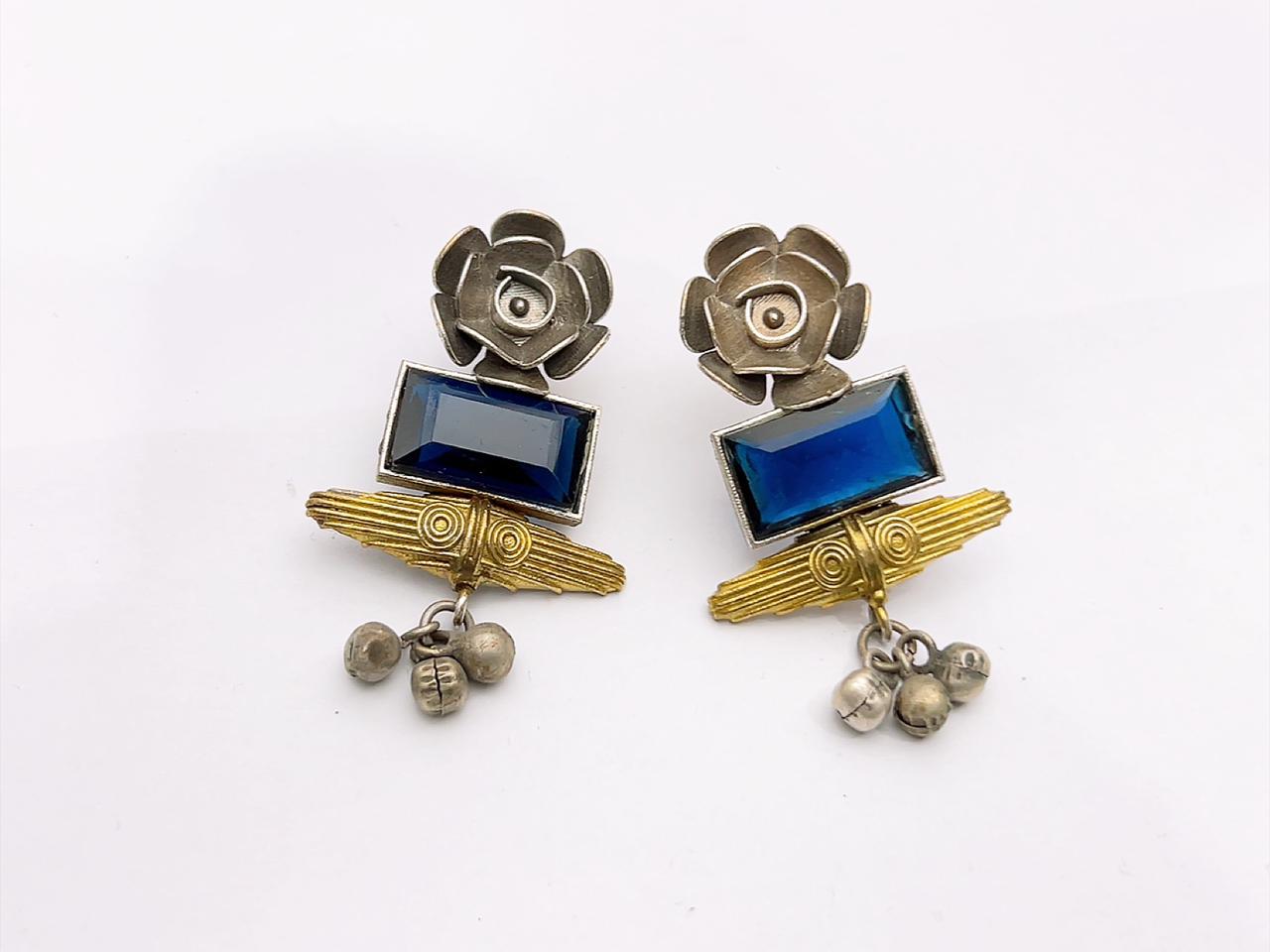 EARRING
