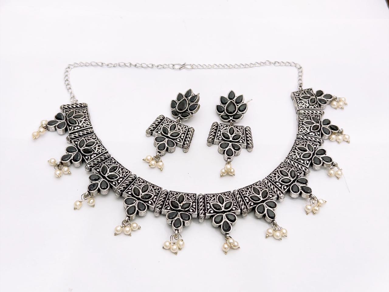 NECKLECE SET