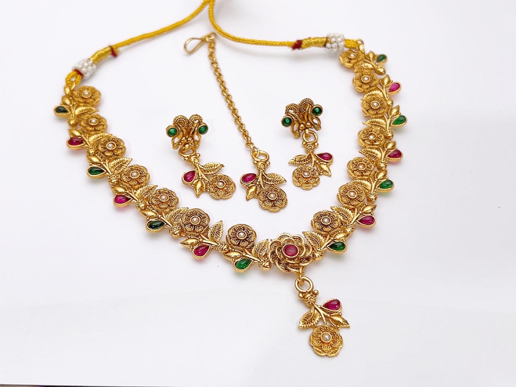 Necklace Set