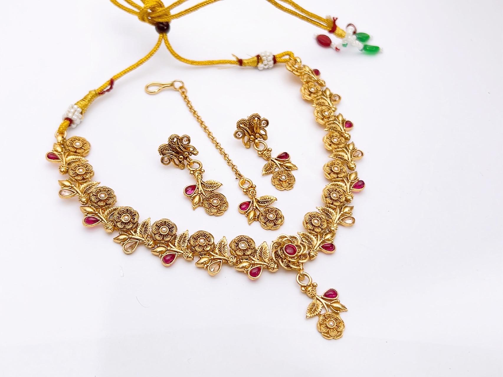 Necklace Set