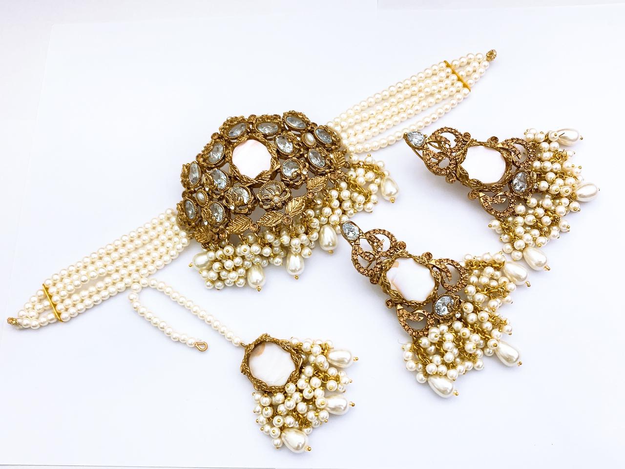 Choker Set