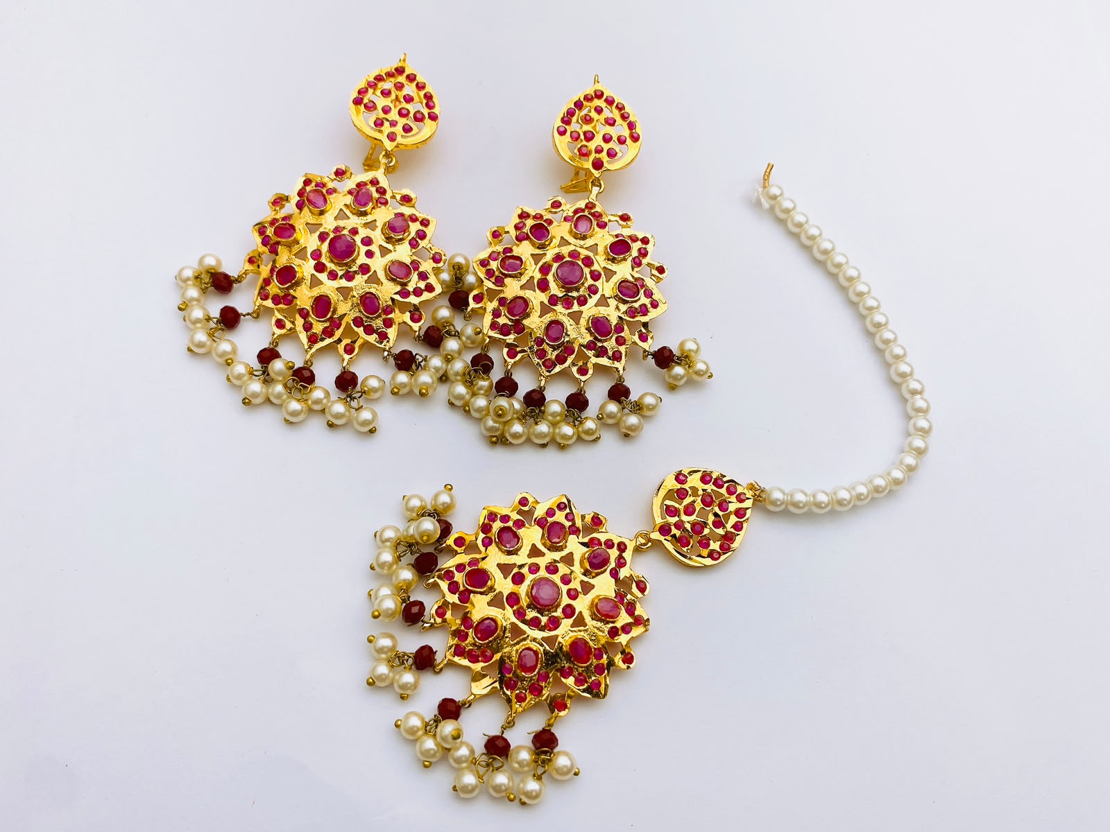 Earribgs & Bindiya